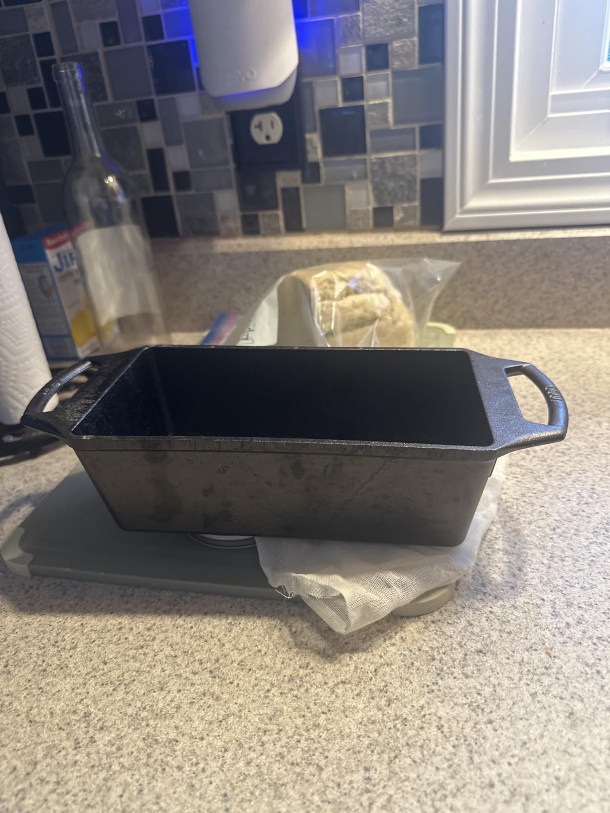 Lodge Cast Iron Loaf Pan 8.5x4.5 Inch, Black - Customer Photo 3