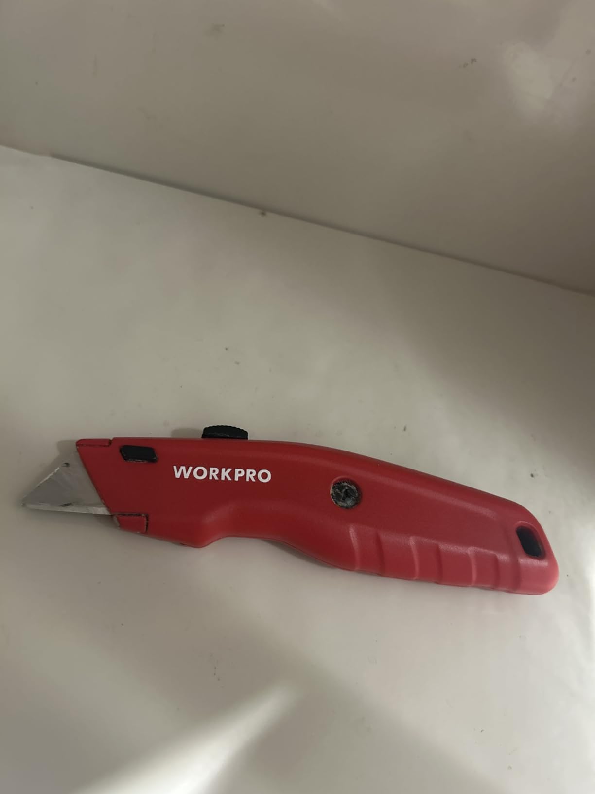 WORKPRO Premium Utility Knife, Retractable All Metal Heavy Duty Box Cutter, Quick Change Blade Razor Knife, with 10 Extra Blades Customer Review WORKPRO Premium Utility Knife, Retractable All Metal Heavy Duty Box Cutter, Quick Change Blade Razor Knife, with 10 Extra Blades - Customer Photo 1