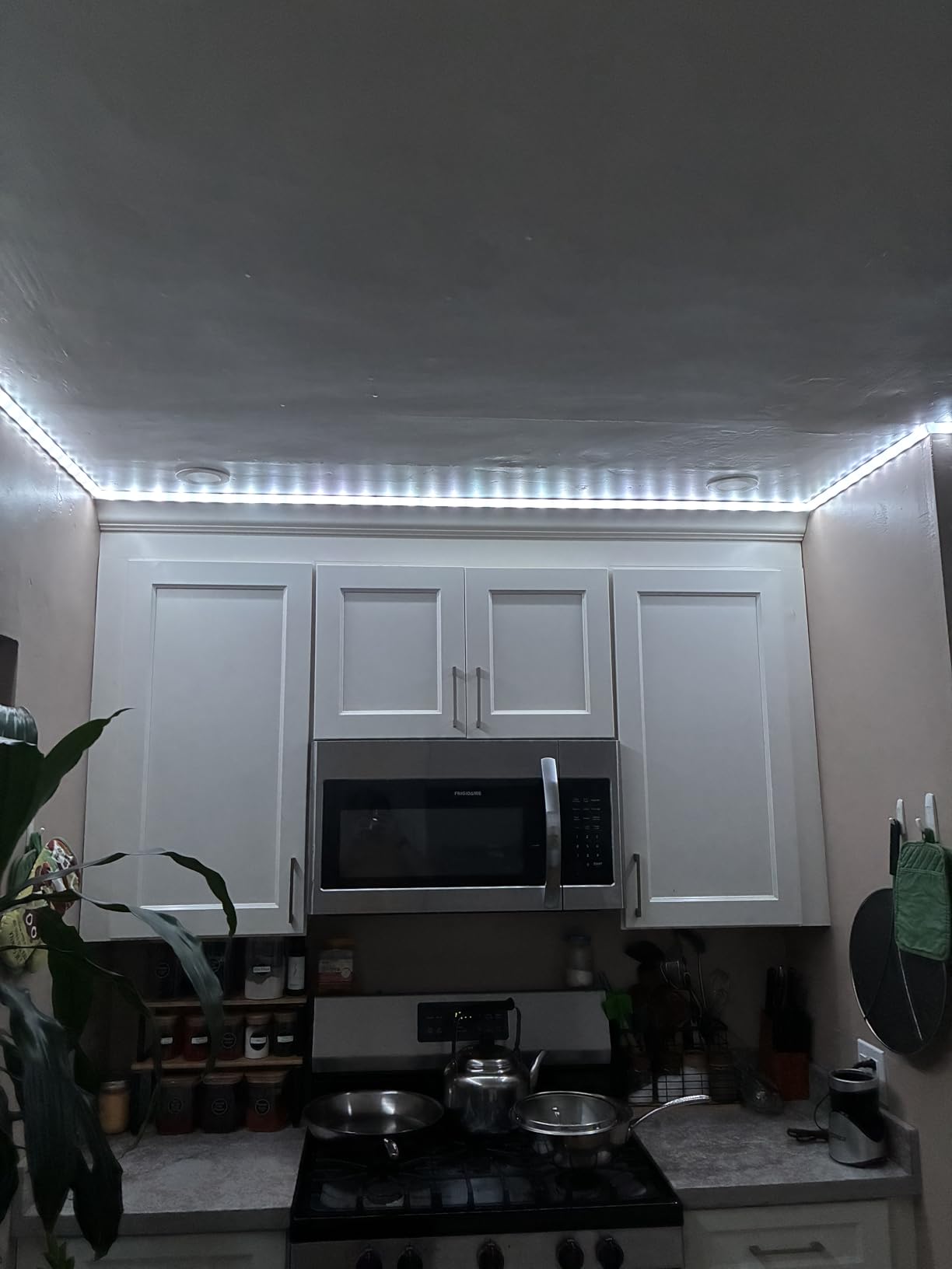 Govee RGBIC Alexa LED Strip Light 32.8ft, Smart WiFi LED Lights Work with Alexa and Google Assistant, Segmented DIY, Music Sync, Color Changing LED Strip Lights for Room, Kitchen, Desk, Holiday - Customer Photo 2