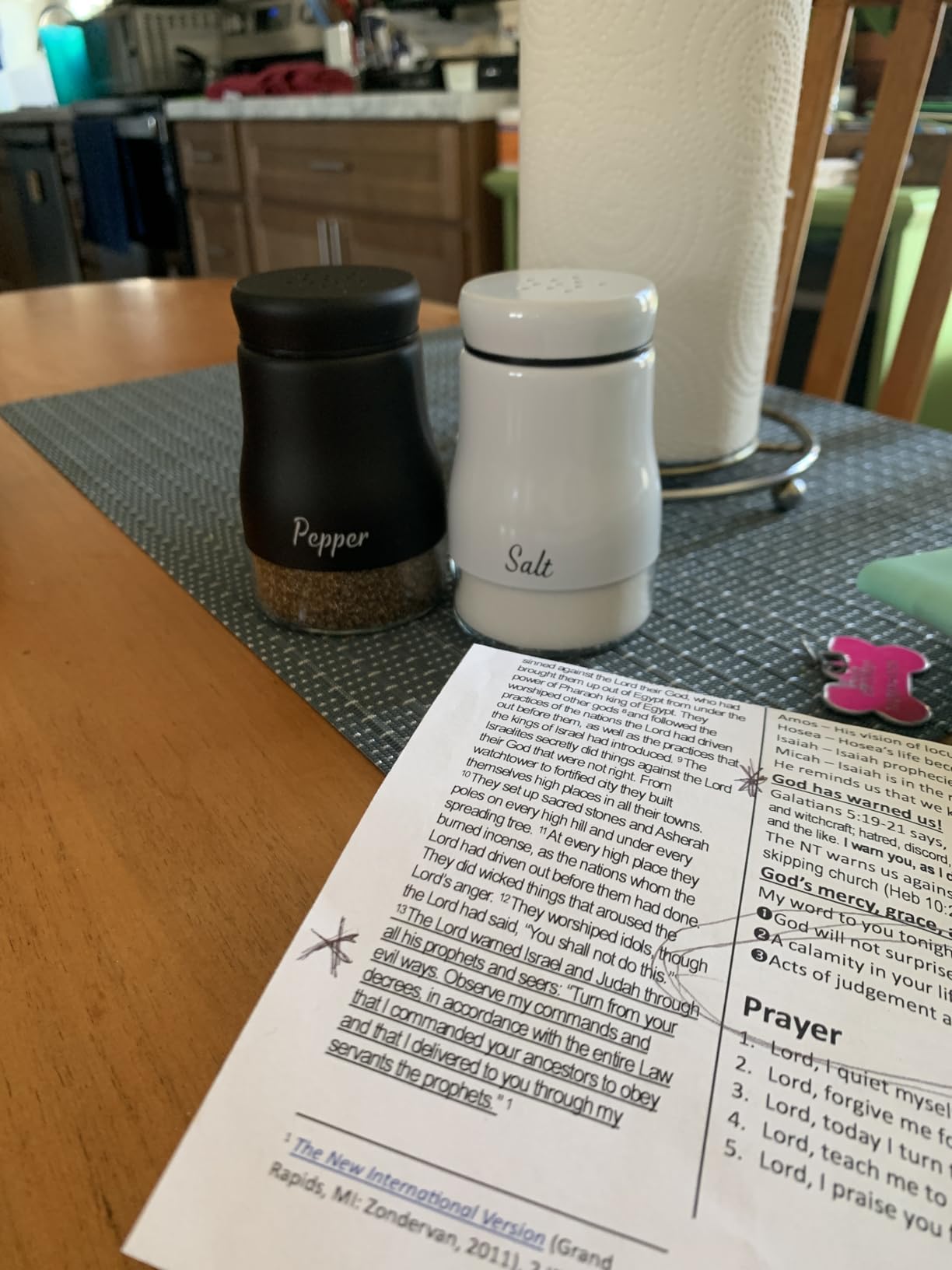 Salt and Pepper Shakers Set, Bivvclaz 5 Ounce Salt and Pepper Dispenser with Glass Bottom, Cute Salt and Pepper Shakers for Modern Home Kitchen Decor, Easy Filling - Customer Photo 2