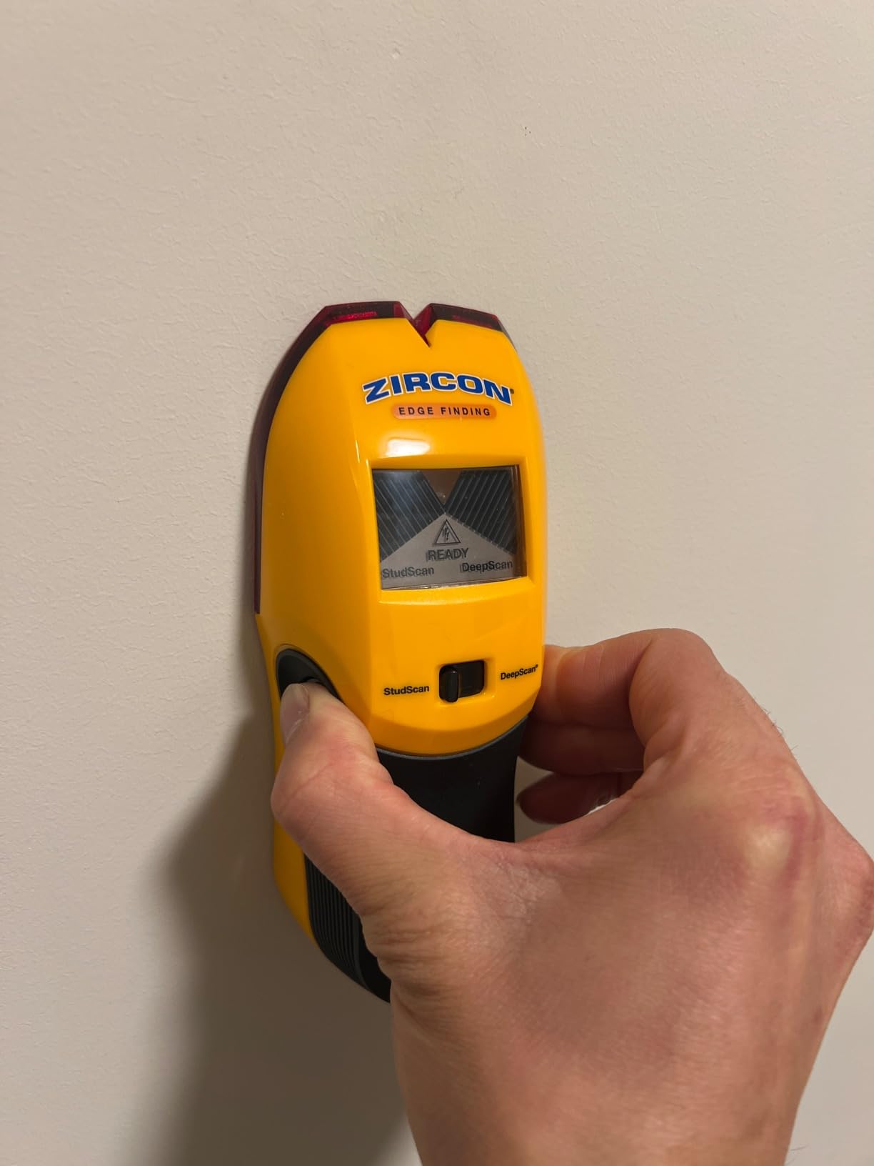 Zircon StudSensor A100 Stud Finder and Wall Scanner - Edge Locating Stud Detector with WireWarning AC Detection - Easy-to-Read Display and Ergonomic Grip for Home and Professional Use customer photo 2