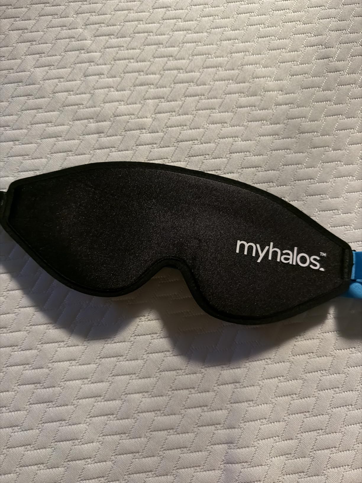 MyHalos Sleep Mask – 3D Blackout Eye Mask for Women & Men, Side Sleepers, Zero Pressure Memory Foam Eyelash Friendly, Breathable,Award-Winning Sleep Aid for Travel - Customer Photo 1