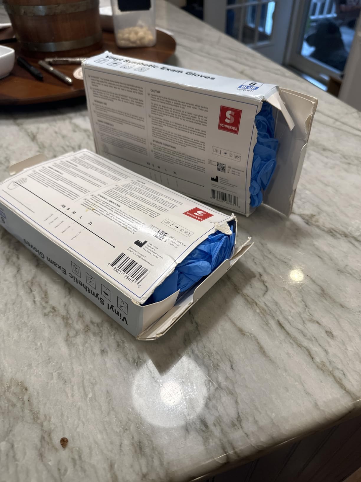 Schneider Blue Vinyl Synthetic Exam Gloves, Large, Case of 1000, 4-mil, Powder-Free, Latex-Free, Non-Sterile, Disposable Gloves - Customer Photo 1