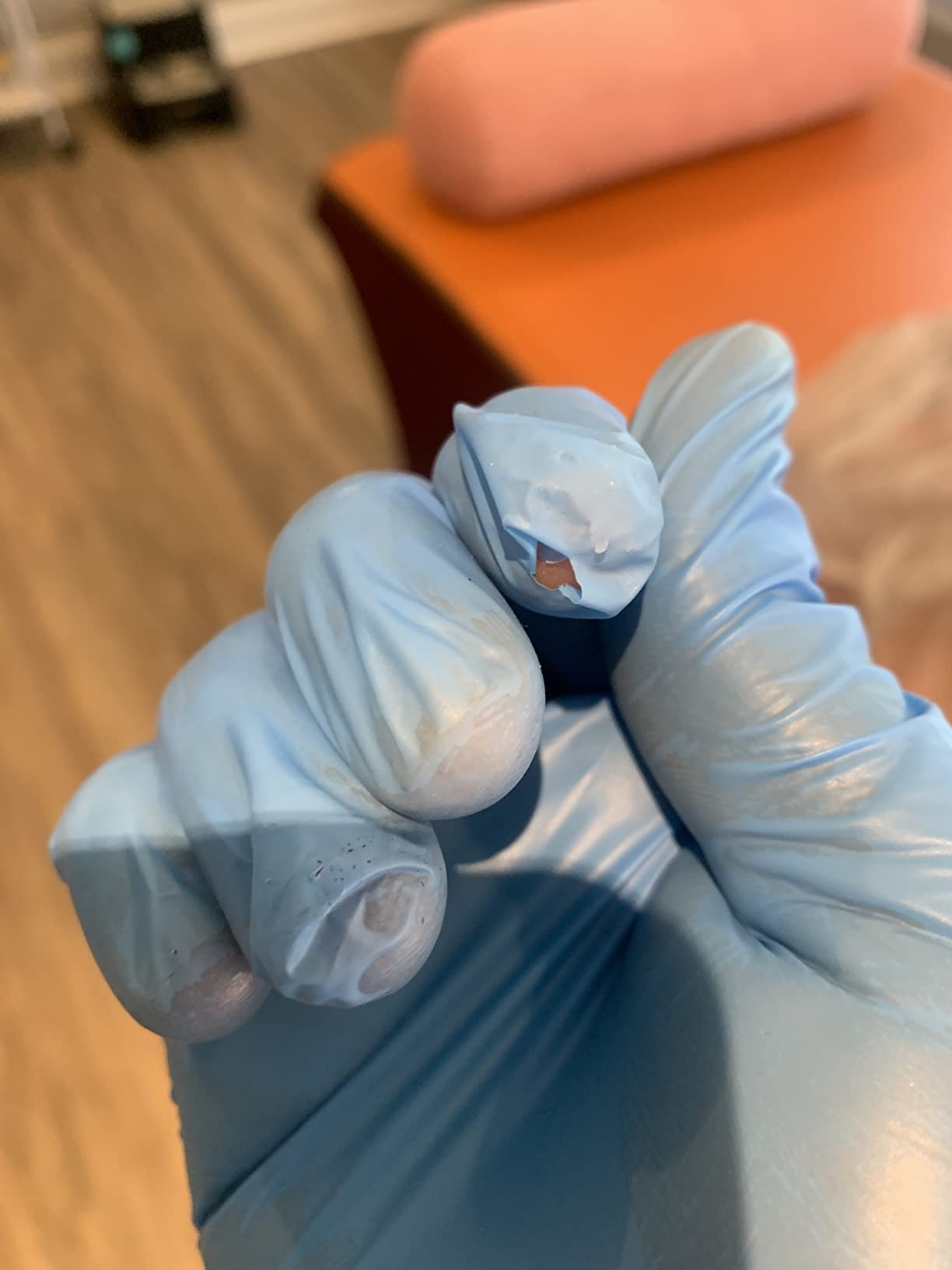 Schneider Blue Vinyl Synthetic Exam Gloves, Large, Case of 1000, 4-mil, Powder-Free, Latex-Free, Non-Sterile, Disposable Gloves - Customer Photo 2