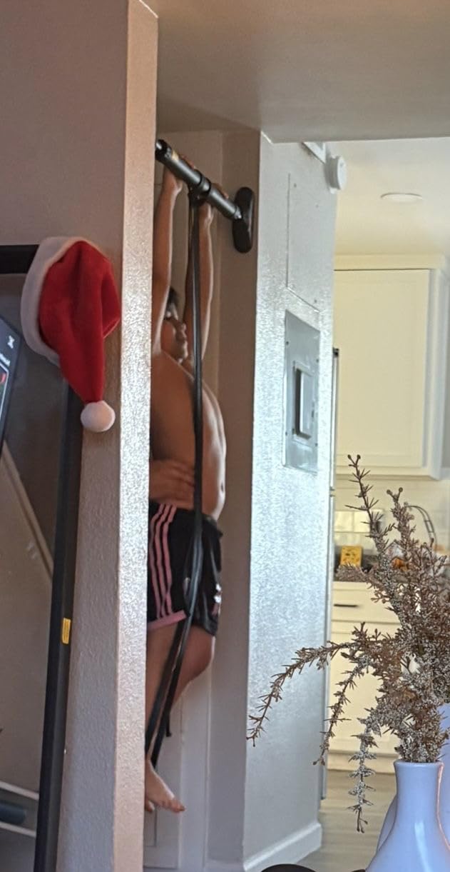 Sportneer Pull Up Bar: Strength Training Chin up Bar No Screws - Adjustable 29.5''-37''(75-94cm) Width Locking Mechanism Pull up Bar for Doorway - Max Load 440lbs for Home Gym Upper Body Workout, Non-slip Customer Review Sportneer Pull Up Bar: Strength Training Chin up Bar No Screws - Adjustable 29.5''-37''(75-94cm) Width Locking Mechanism Pull up Bar for Doorway - Max Load 440lbs for Home Gym Upper Body Workout, Non-slip - Customer Photo 2