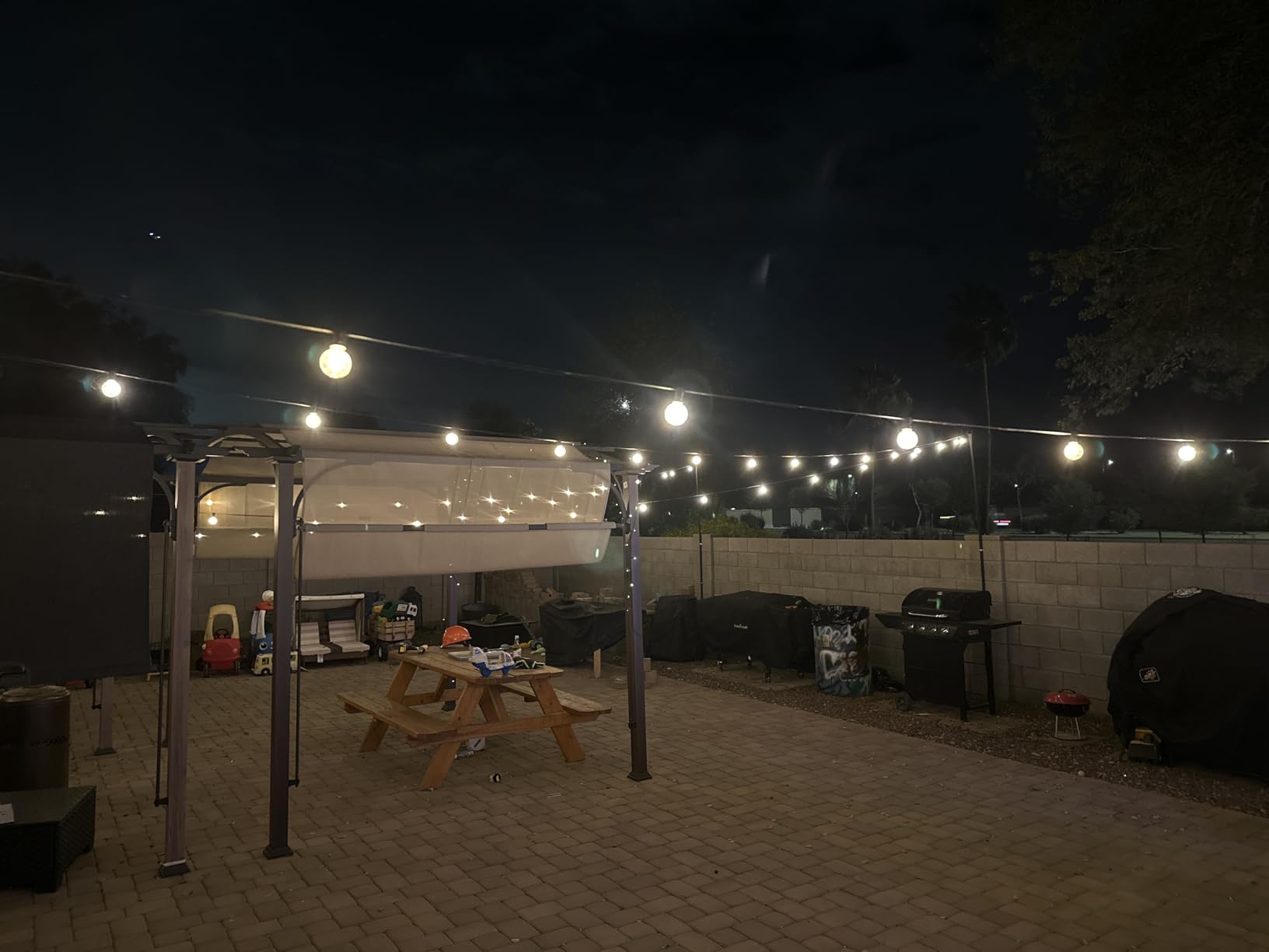 Brightown Outdoor String Lights, 50FT 25 G40 Bulbs Shatterproof Patio Lights, IP65 Waterproof Dimmable Hanging Connectable Globe LED Outdoor Lights for Backyard, Bistro, Porch, Deck, Balcony - Customer Photo 1