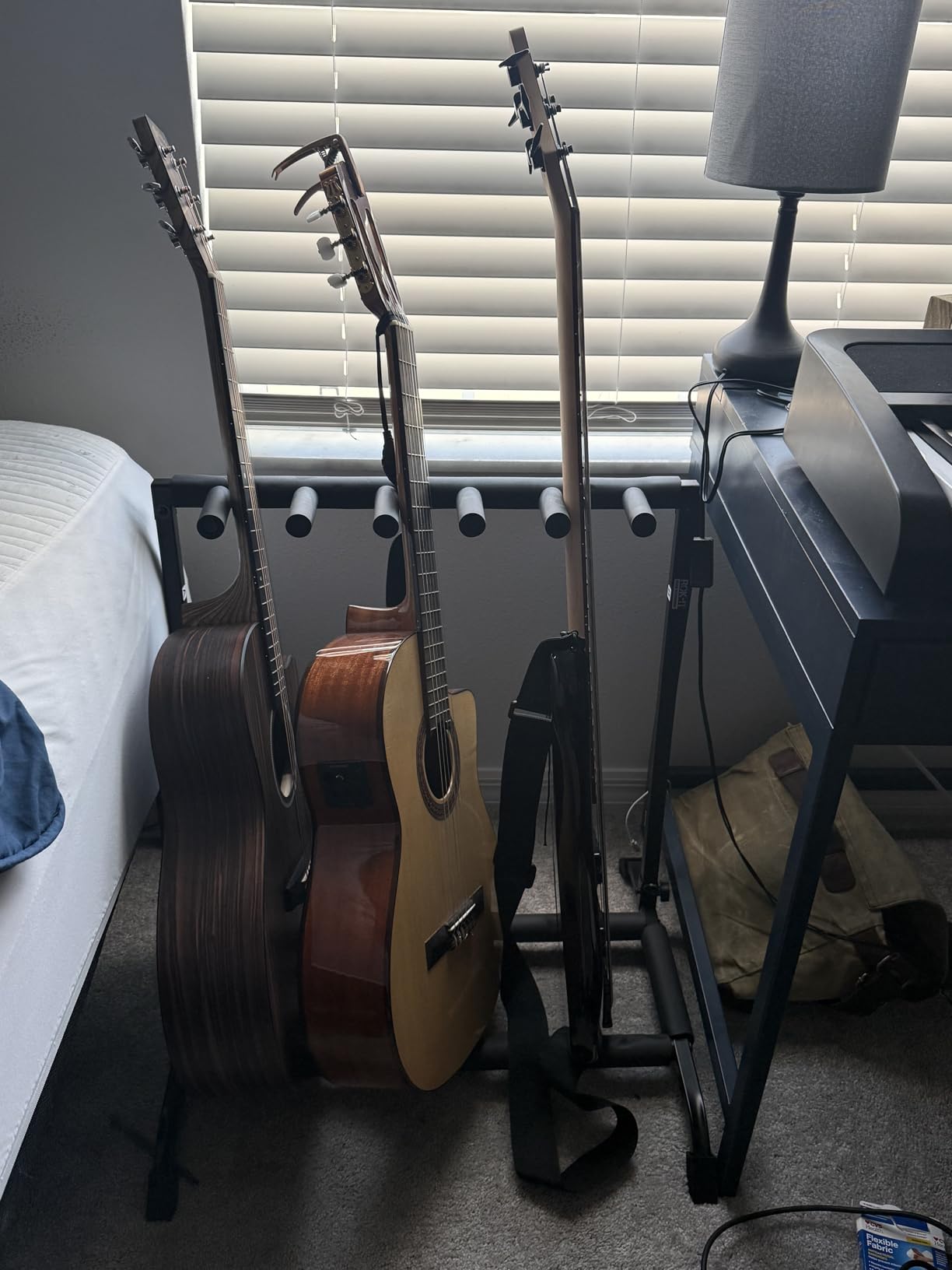 Rok-It Multi Guitar Stand Rack with Folding Design, Holds up to 7 Electric or Acoustic Guitars (RI-GTR-RACK7) Customer Review Rok-It Multi Guitar Stand Rack with Folding Design, Holds up to 7 Electric or Acoustic Guitars (RI-GTR-RACK7) - Customer Photo 3