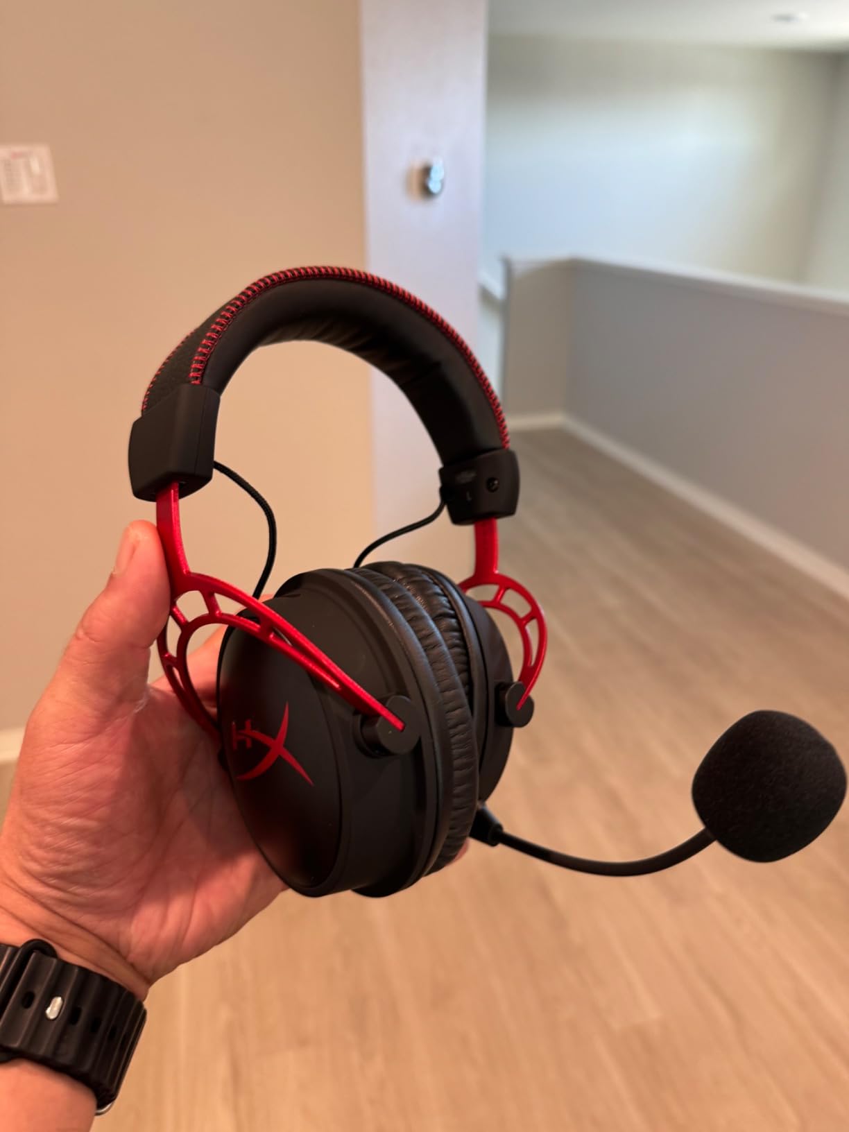 HyperX Cloud Alpha Wireless Gaming Headset for PC with DTS Headphone:X Spatial Audio, Noise-Canceling Mic, Dual Chamber Drivers, Durable Aluminum Frame - 300-Hour Life, Red (Renewed) Customer Review HyperX Cloud Alpha Wireless Gaming Headset for PC with DTS Headphone:X Spatial Audio, Noise-Canceling Mic, Dual Chamber Drivers, Durable Aluminum Frame - 300-Hour Life, Red (Renewed) - Customer Photo 3