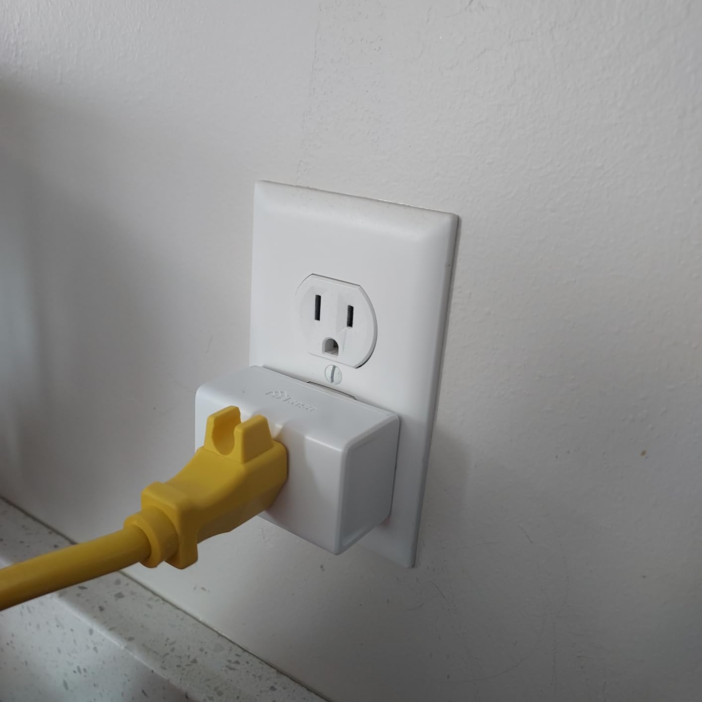 Kasa Smart Plug Mini 15A, Apple HomeKit Supported, Smart Outlet Works with Siri, Alexa & Google Home, UL Certified, App Control, Scheduling, Timer, 2.4G WiFi Only, 4 Count (Pack of 1) (EP25P4), White customer photo 1