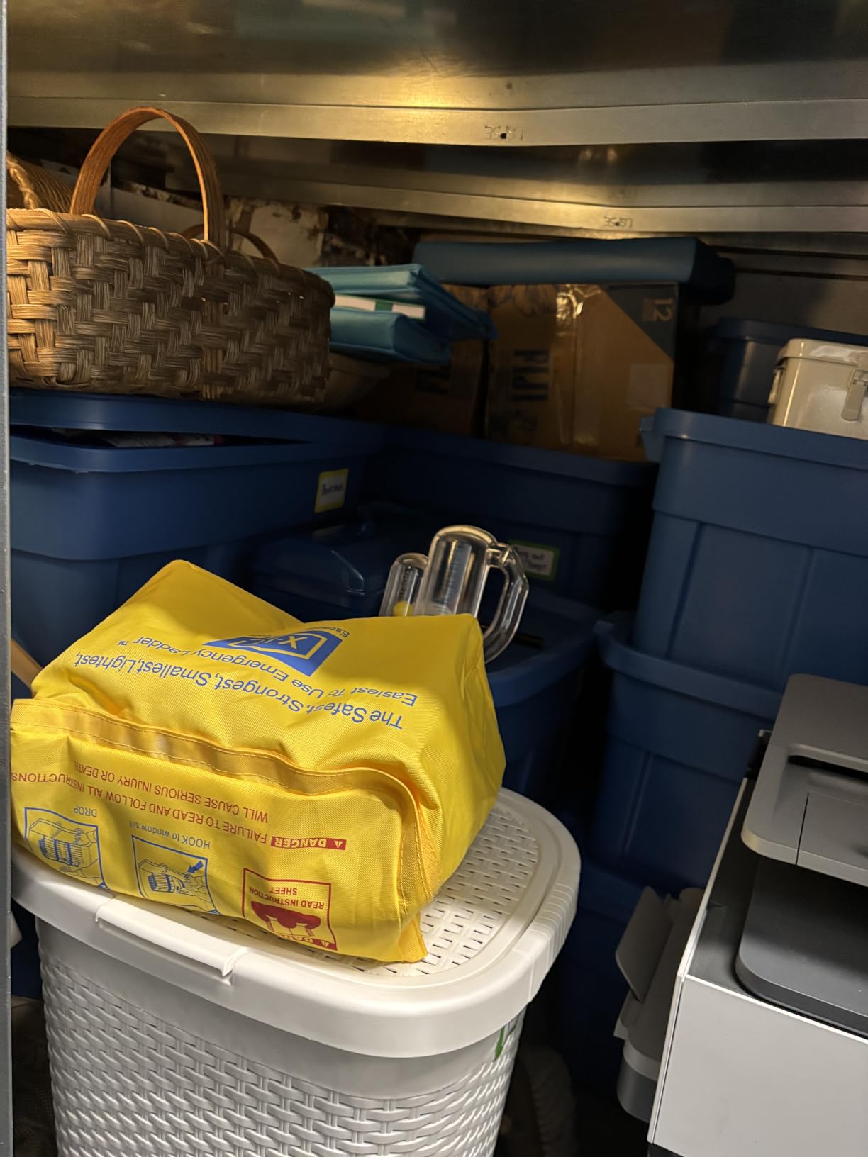 Rubbermaid Roughneck Tote 18 Gal, 6 Pack, Made in USA, Heritage Blue, Rugged Plastic Stackable Storage Bins with Lids and Handles Customer Review Rubbermaid Roughneck Tote 18 Gal, 6 Pack, Made in USA, Heritage Blue, Rugged Plastic Stackable Storage Bins with Lids and Handles - Customer Photo 2