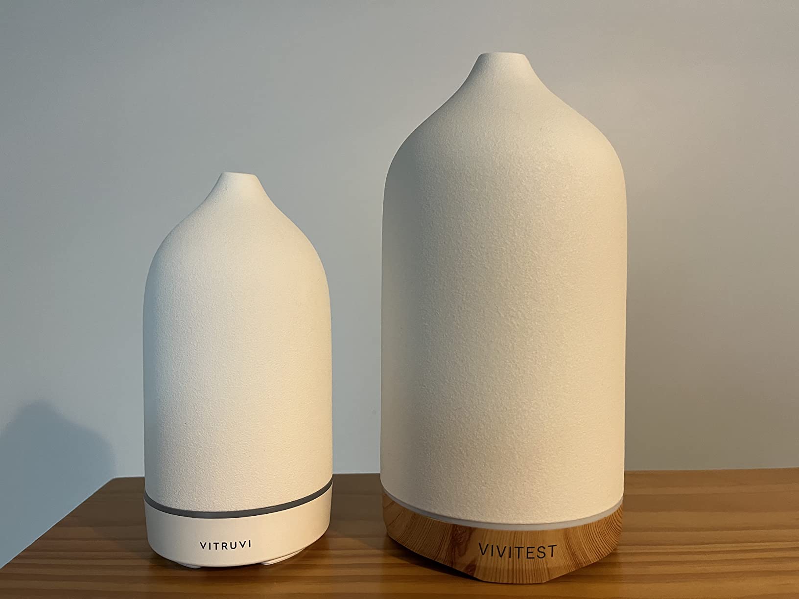 Vitruvi Stone Diffuser, Ceramic Ultrasonic Essential Oil Diffuser for Aromatherapy | Ceramic Diffuser, Diffusers for Home, Oil Diffuser, Housewarming Gift, Original Diffuser | White, 90ml Capacity Customer Review Vitruvi Stone Diffuser, Ceramic Ultrasonic Essential Oil Diffuser for Aromatherapy | Ceramic Diffuser, Diffusers for Home, Oil Diffuser, Housewarming Gift, Original Diffuser | White, 90ml Capacity - Customer Photo 1