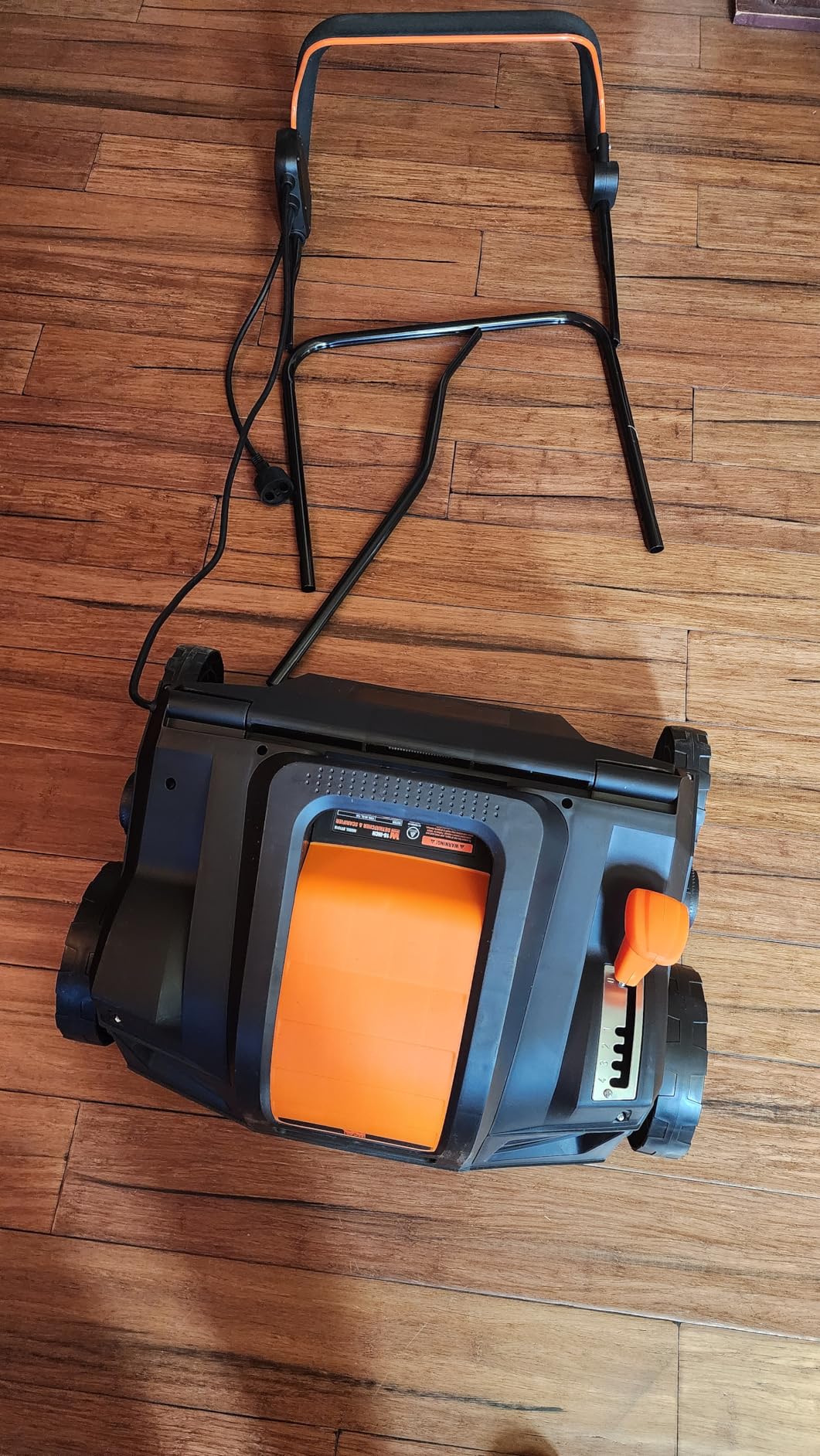 WEN DT1516 16-Inch 15-Amp 2-in-1 Electric Dethatcher and Scarifier with Collection Bag, Black customer photo 2