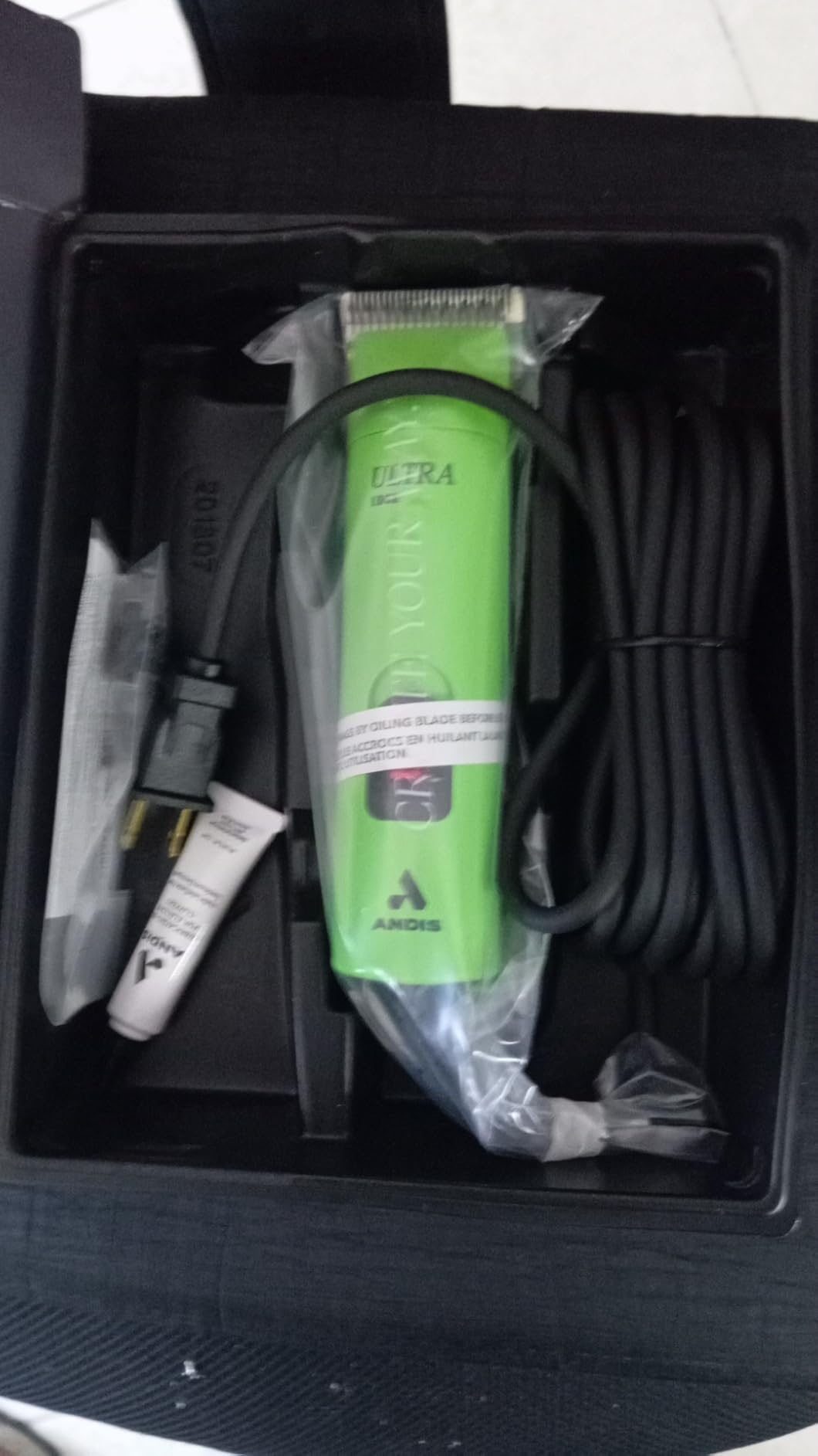Andis Professional UltraEdge Super 2-Speed Detachable Blade Dog/Pet Clipper, Rotary Motor with Shatter-Proof Housing, Runs Calm & Silent, 14-Inch Cord, for All Dog Coats & Breeds, 120 Volts, Green Customer Review Andis Professional UltraEdge Super 2-Speed Detachable Blade Dog/Pet Clipper, Rotary Motor with Shatter-Proof Housing, Runs Calm & Silent, 14-Inch Cord, for All Dog Coats & Breeds, 120 Volts, Green - Customer Photo 3