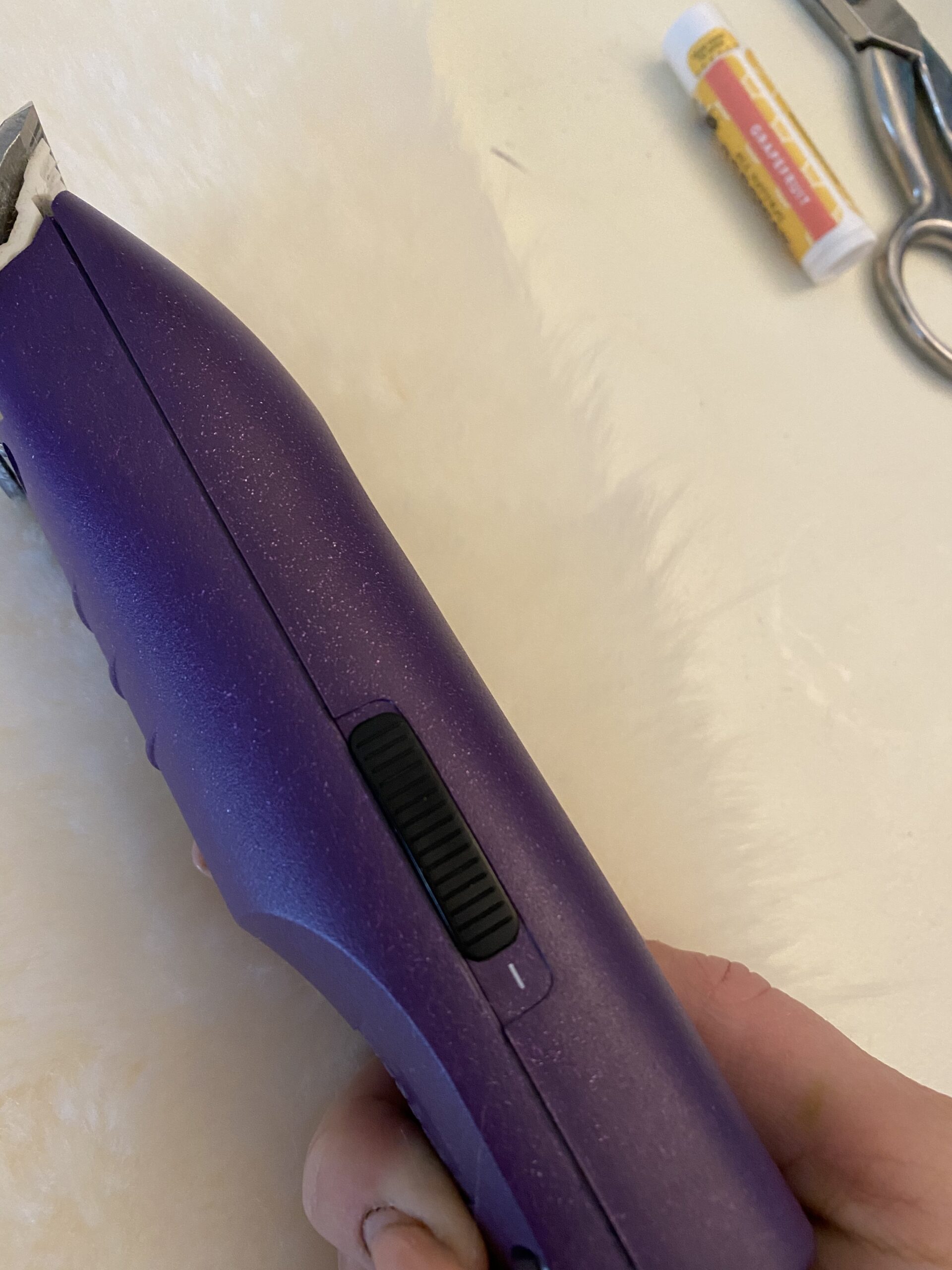 Andis 24820 EasyClip Professional-Animal 7-Piece Detachable Ceramic Blade Clipper Kit, Frustration Free Packaging, Corded Electric, Purple Customer Review Andis 24820 EasyClip Professional-Animal 7-Piece Detachable Ceramic Blade Clipper Kit, Frustration Free Packaging, Corded Electric, Purple - Customer Photo 5
