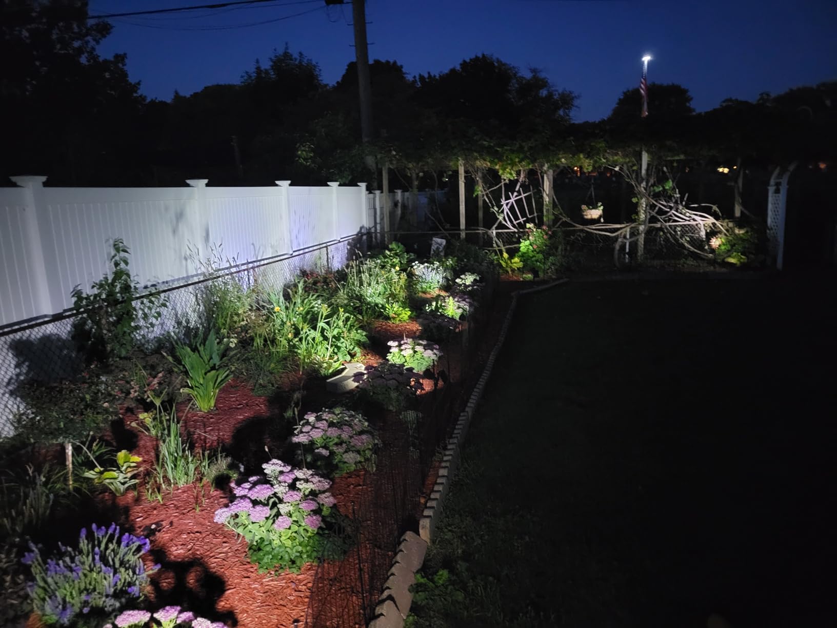 MOLEBIT Solar Spotlights Outdoor 18 LED 300 Lumens Waterproof Adjustable Wall Light for Patio Garden Driveway (2 Pack) - Customer Photo 2
