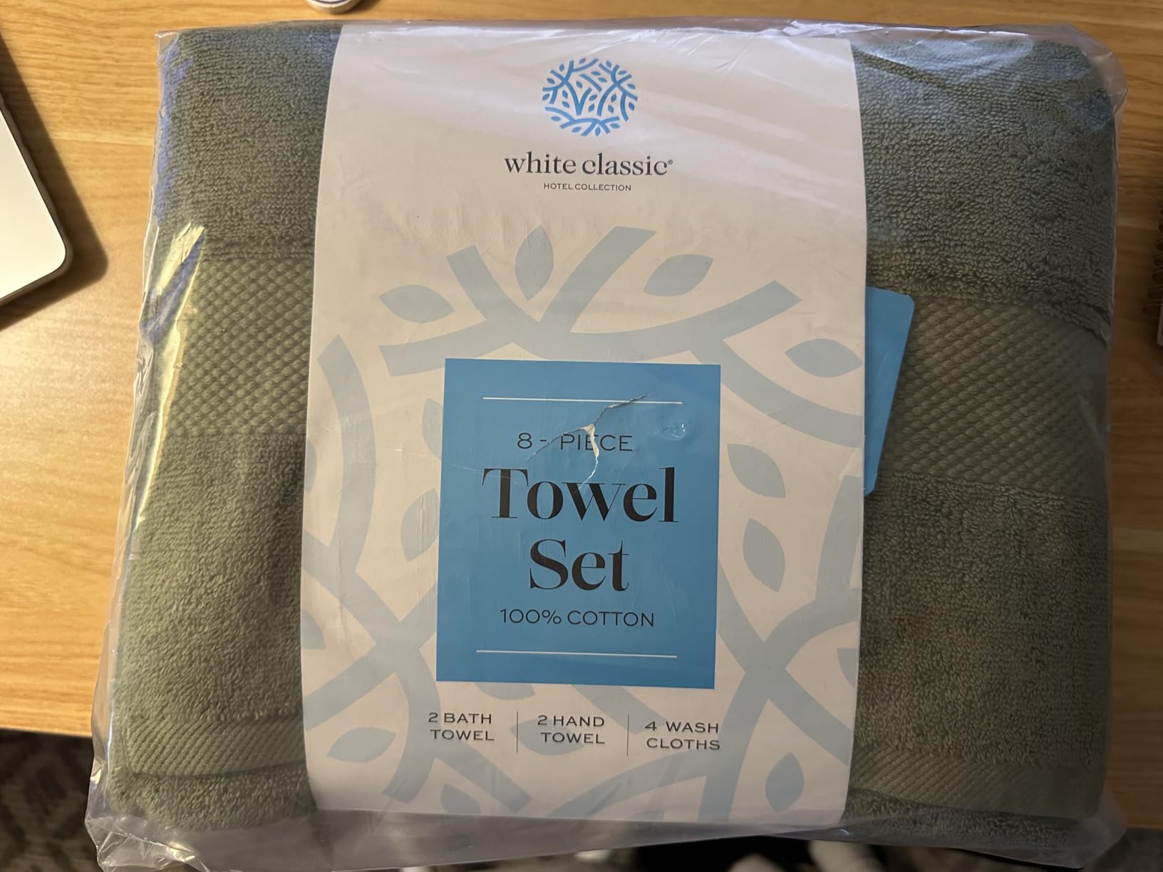 White Classic Luxury Bath Towel Set of 8 Pieces - 100% Turkish Cotton Highly Absorbent Towels for Bathroom, 2 Luxury Bath Towels 700GSM, 2 Hand Towels, 4 Washcloths, Ivory Customer Review White Classic Luxury Bath Towel Set of 8 Pieces - 100% Turkish Cotton Highly Absorbent Towels for Bathroom, 2 Luxury Bath Towels 700GSM, 2 Hand Towels, 4 Washcloths, Ivory - Customer Photo 4