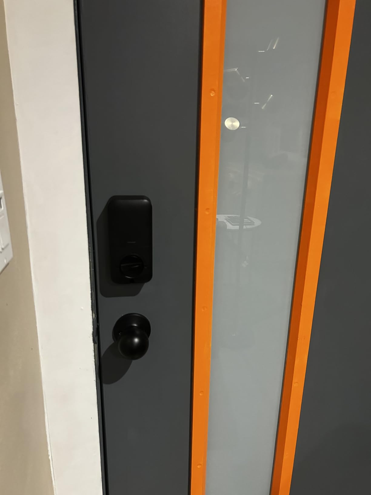 Veise Keyless Entry Door Lock with 2 Knobs, Electronic Backlit Keypad Deadbolt with Handle Set, Auto Lock, One-time Codes, Smart Deadbolt for Front Door, Easy Installation, Matte Black customer photo 1