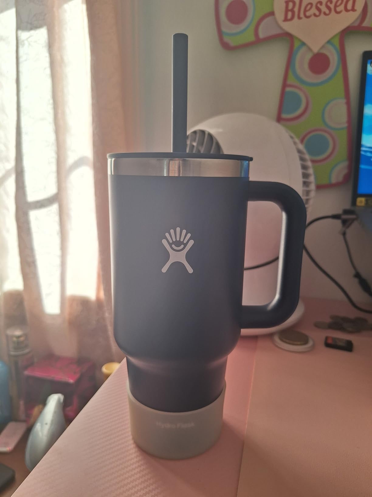 Hydro Flask Travel Tumbler with Handle, Lid and Straw - Insulated Stainless Steel in 40 Oz Black - Customer Photo 2