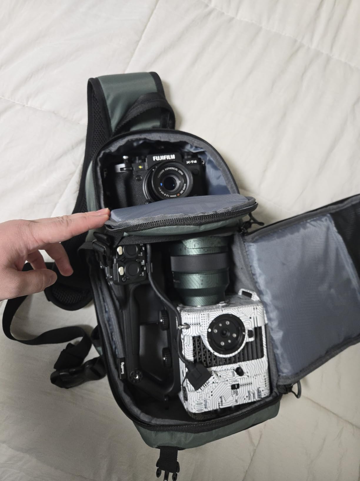 K&F CONCEPT Camera Sling Bag Crossbody Bag Camera Shoulder Backpack DSLR/SLR/Mirrorless Photography Bags Compatible with Canon/Nikon/Sony/Fuji/Gopro/DJI - Customer Photo 1