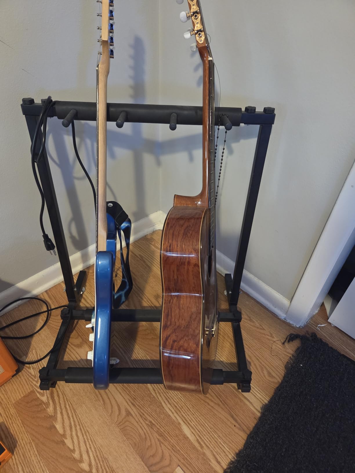 AODSK 5 Multi Guitar Stand Rack with Folding Design,Multiple Guitars Stand,Portable Black Guitar Holder,Black Guitar Display Holder for Guitar & Bass,Studio & Home (Square-5 Holder) Customer Review AODSK 5 Multi Guitar Stand Rack with Folding Design,Multiple Guitars Stand,Portable Black Guitar Holder,Black Guitar Display Holder for Guitar & Bass,Studio & Home (Square-5 Holder) - Customer Photo 1
