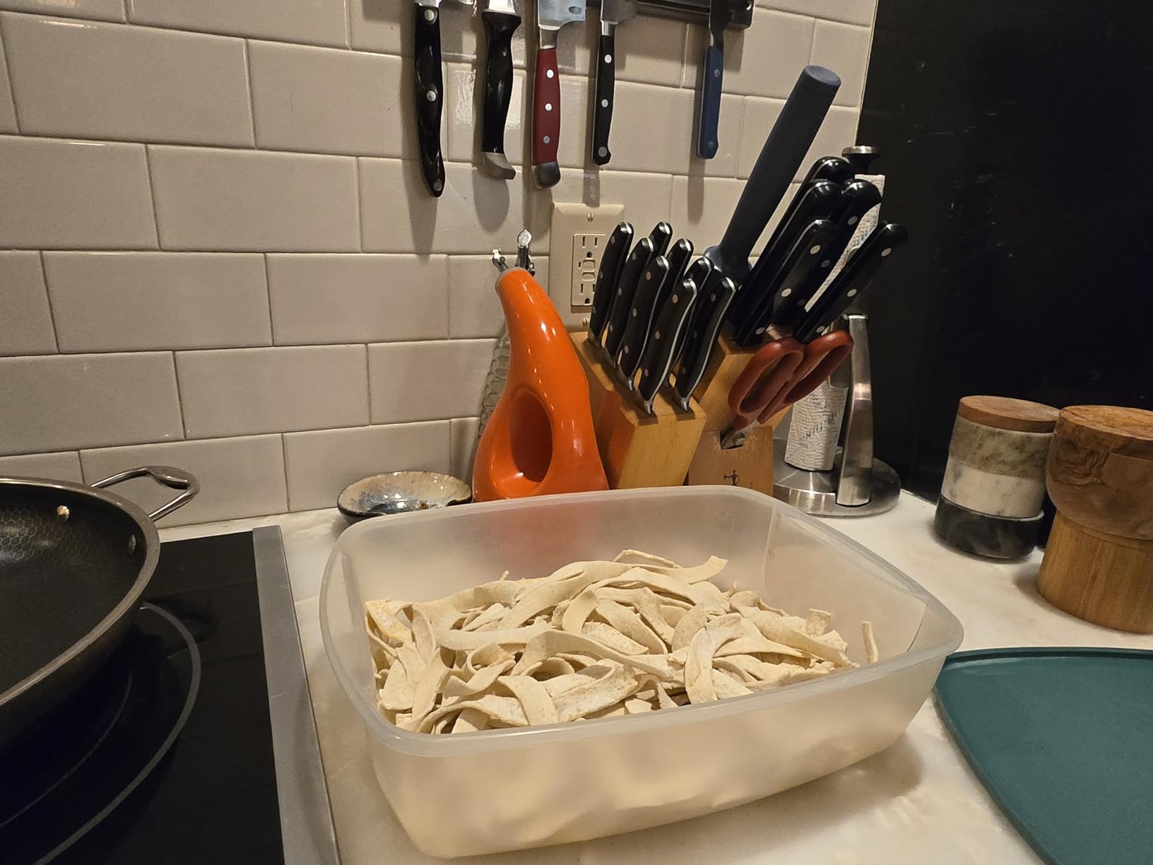 Philips 7000 Series Pasta Maker, ProExtrude Technology 150W, 8 discs, Perfect Mixing Technology, Prepare up to 8 Portions, HomeID App, White, (HR2660/03) Customer Review Philips 7000 Series Pasta Maker, ProExtrude Technology 150W, 8 discs, Perfect Mixing Technology, Prepare up to 8 Portions, HomeID App, White, (HR2660/03) - Customer Photo 1