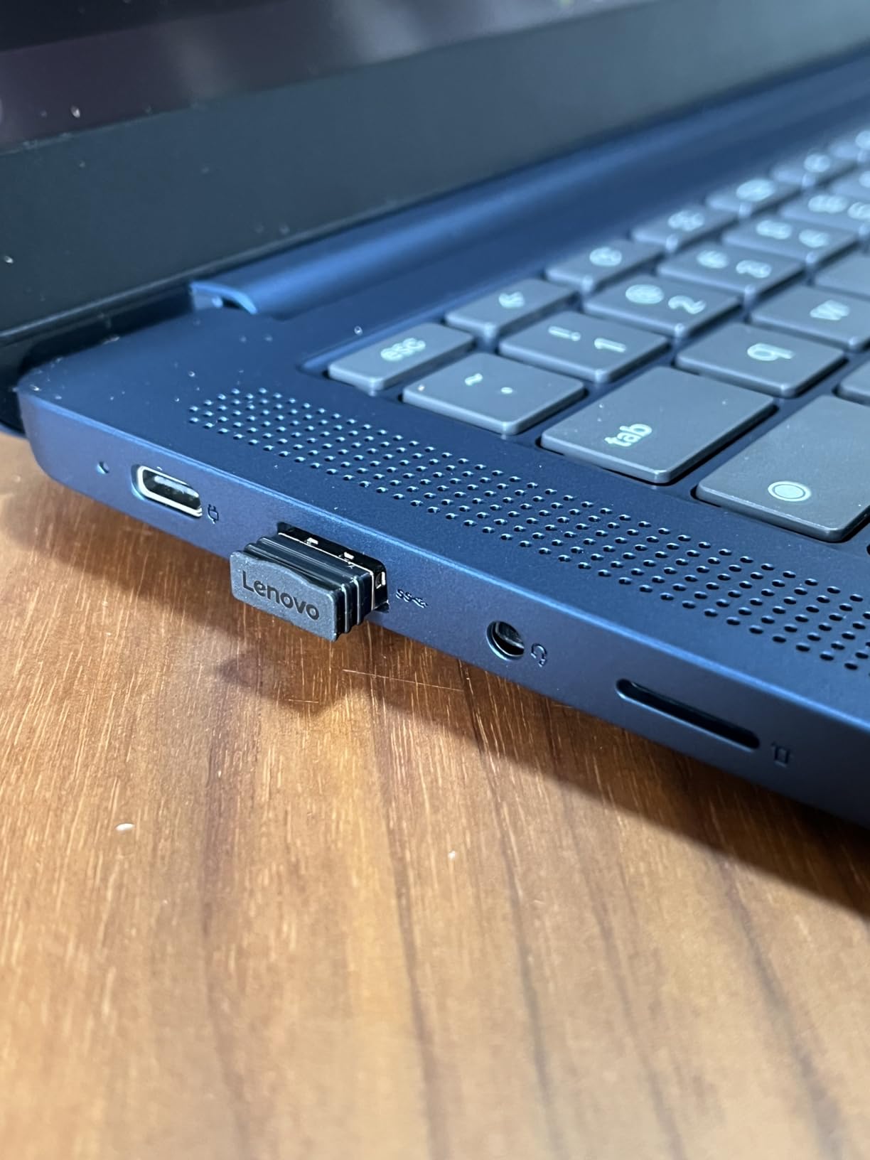 Lenovo Flagship Chromebook, 14'' FHD Touchscreen Slim Thin Light Laptop Computer, 8-Core MediaTek Kompanio 520 Processor, 4GB RAM, 64GB eMMC, WiFi 6, Chrome OS, Abyss Blue customer photo 2