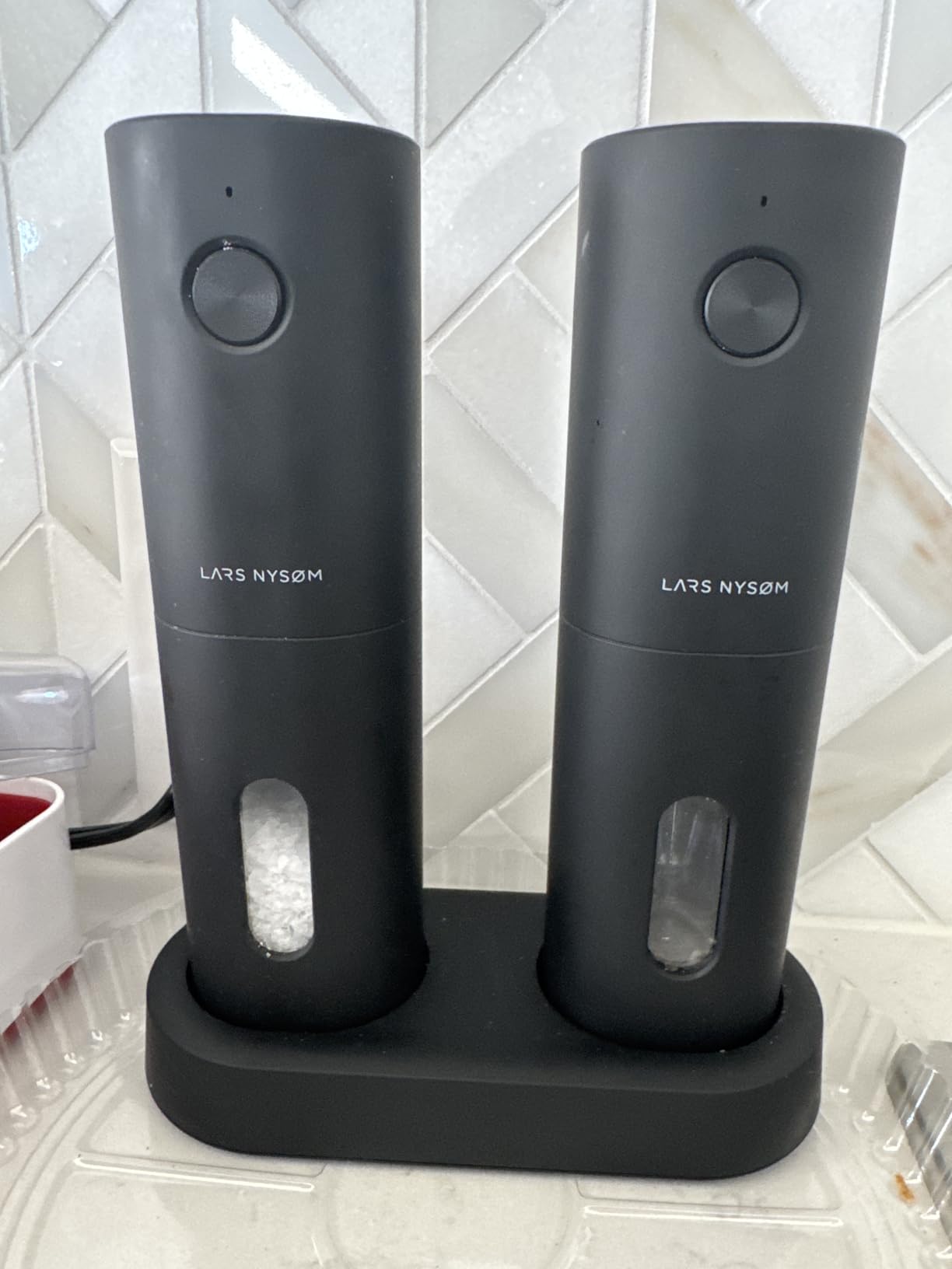 LARS NYSØM Electric Salt and Pepper Grinder Set, USB Rechargeable, Automatic Salt and Pepper Mills, Spice Shakers Refillable with LED Light, Adjustable Coarseness, Ceramic Grinder (Taupe Brown) - Customer Photo 1