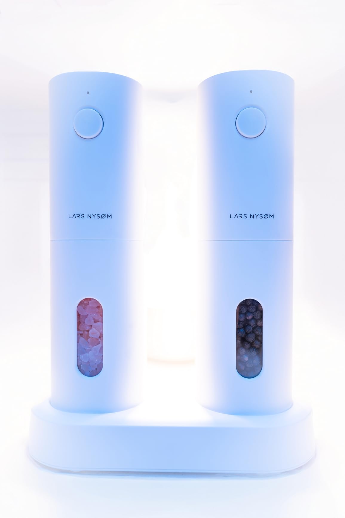 LARS NYSØM Electric Salt and Pepper Grinder Set, USB Rechargeable, Automatic Salt and Pepper Mills, Spice Shakers Refillable with LED Light, Adjustable Coarseness, Ceramic Grinder (Taupe Brown) - Customer Photo 2