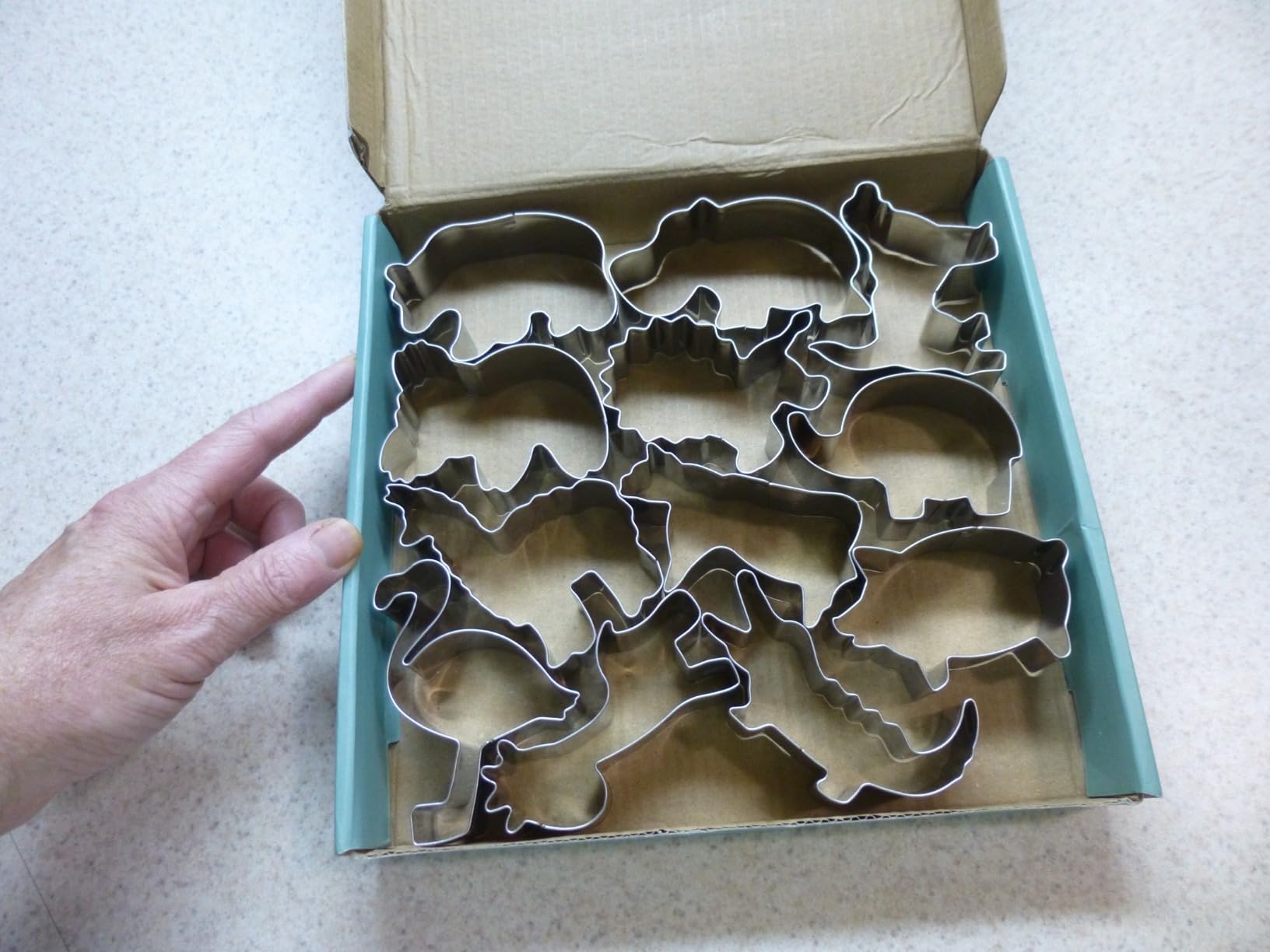 Animal Cookie Cutters for Kids, Safari Zoo Animals 12 PCS Cookie Cutters Set with Lion, Giraffe, Hippo, Panda, Koala, Elephant, Dog, Crocodile, Flamingo etc. (Gift Box) - Customer Photo 2