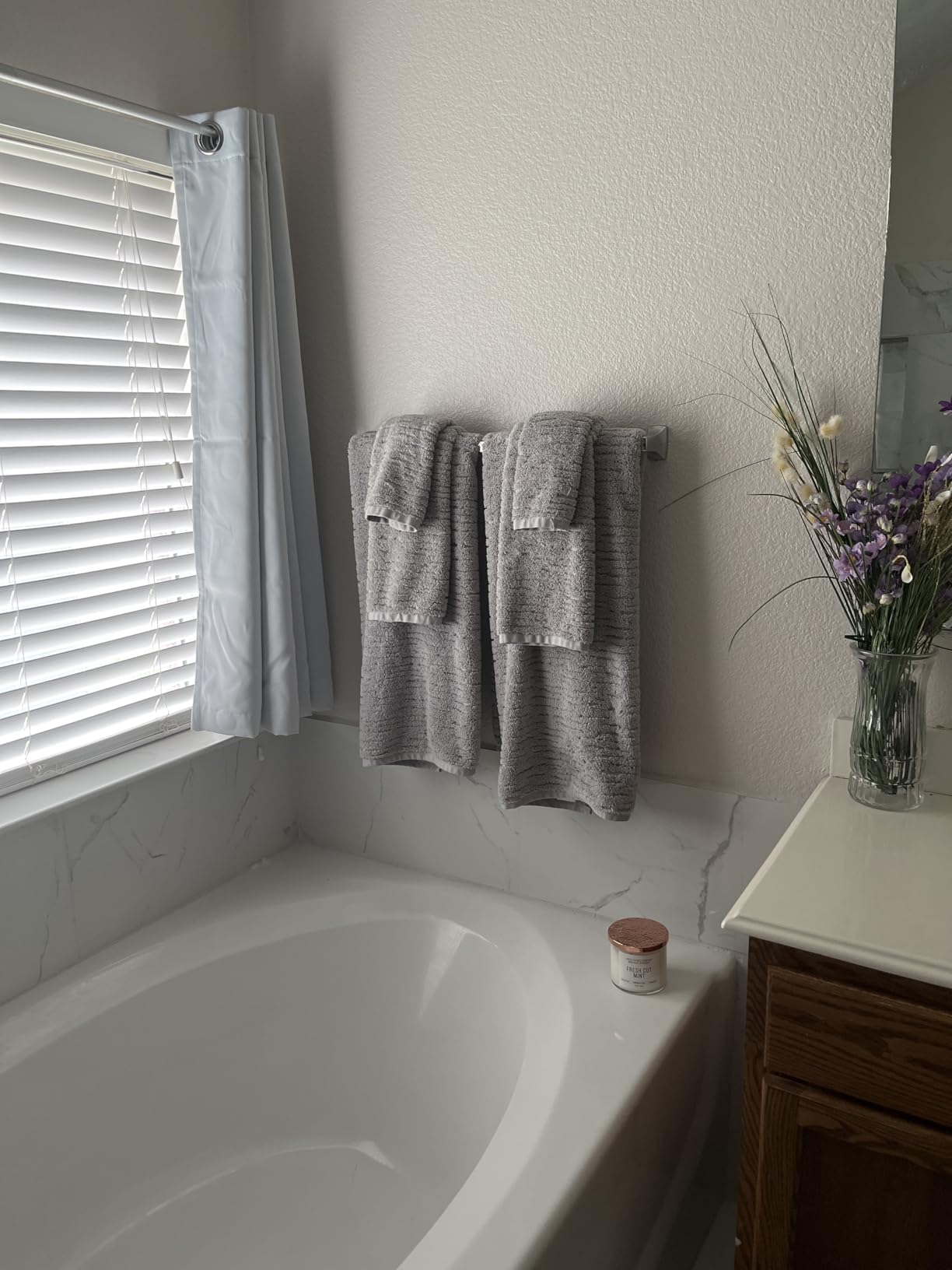 SKL Home CloudSoft 100% Cotton Luxury 6-Piece Towel Set, 600 GSM, Ultra Plush & Absorbent - 2 Bath Towels, 2 Hand Towels, 2 Washcloths, Oatmeal Customer Review SKL Home CloudSoft 100% Cotton Luxury 6-Piece Towel Set, 600 GSM, Ultra Plush & Absorbent - 2 Bath Towels, 2 Hand Towels, 2 Washcloths, Oatmeal - Customer Photo 3