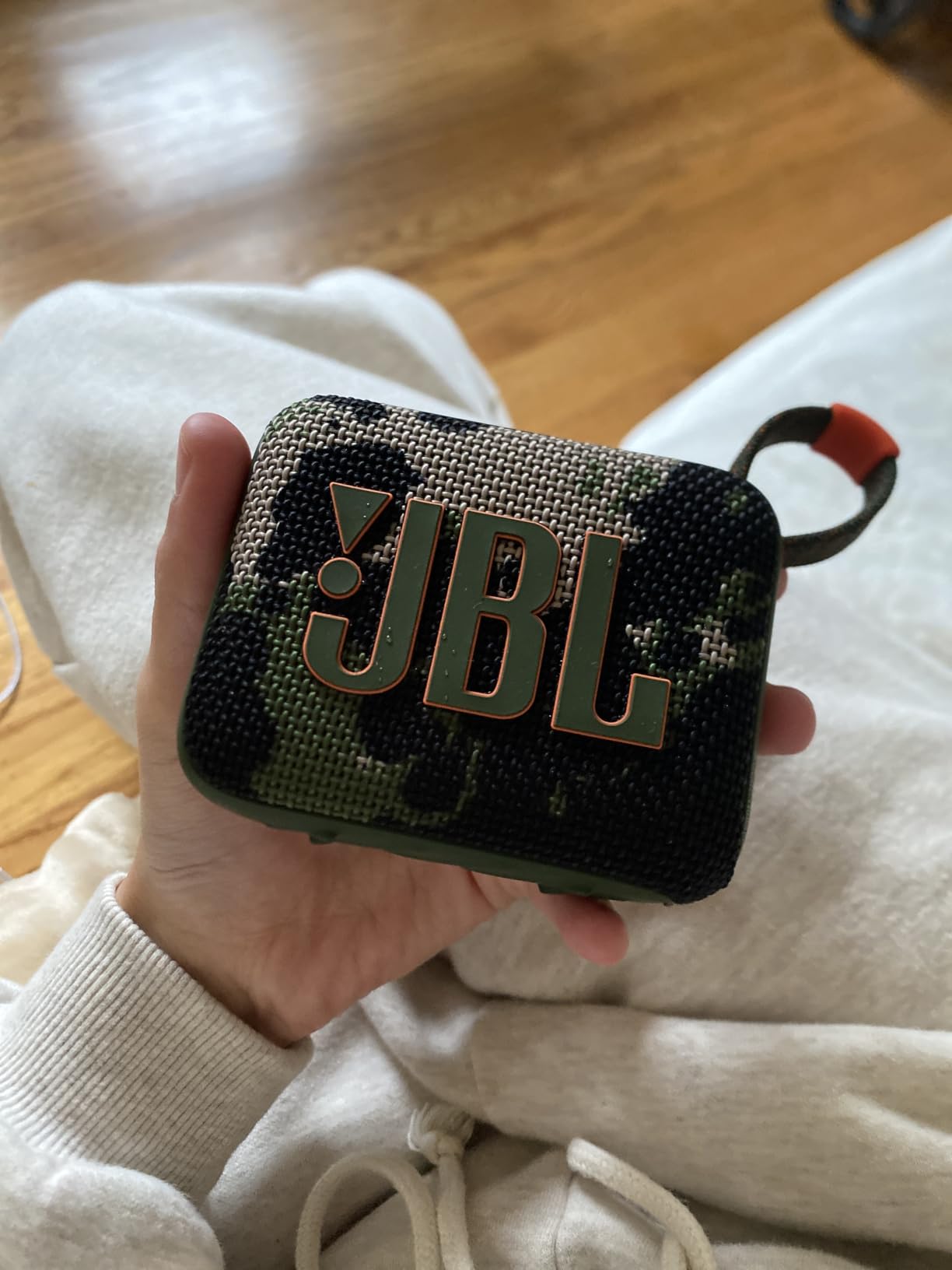 JBL Go 4 - Ultra-Portable, Waterproof and Dustproof Bluetooth Speaker, Big JBL Pro Sound with Punchy bass, 7-Hour Built-in Battery, Made in Part with Recycled Materials - Customer Photo 3