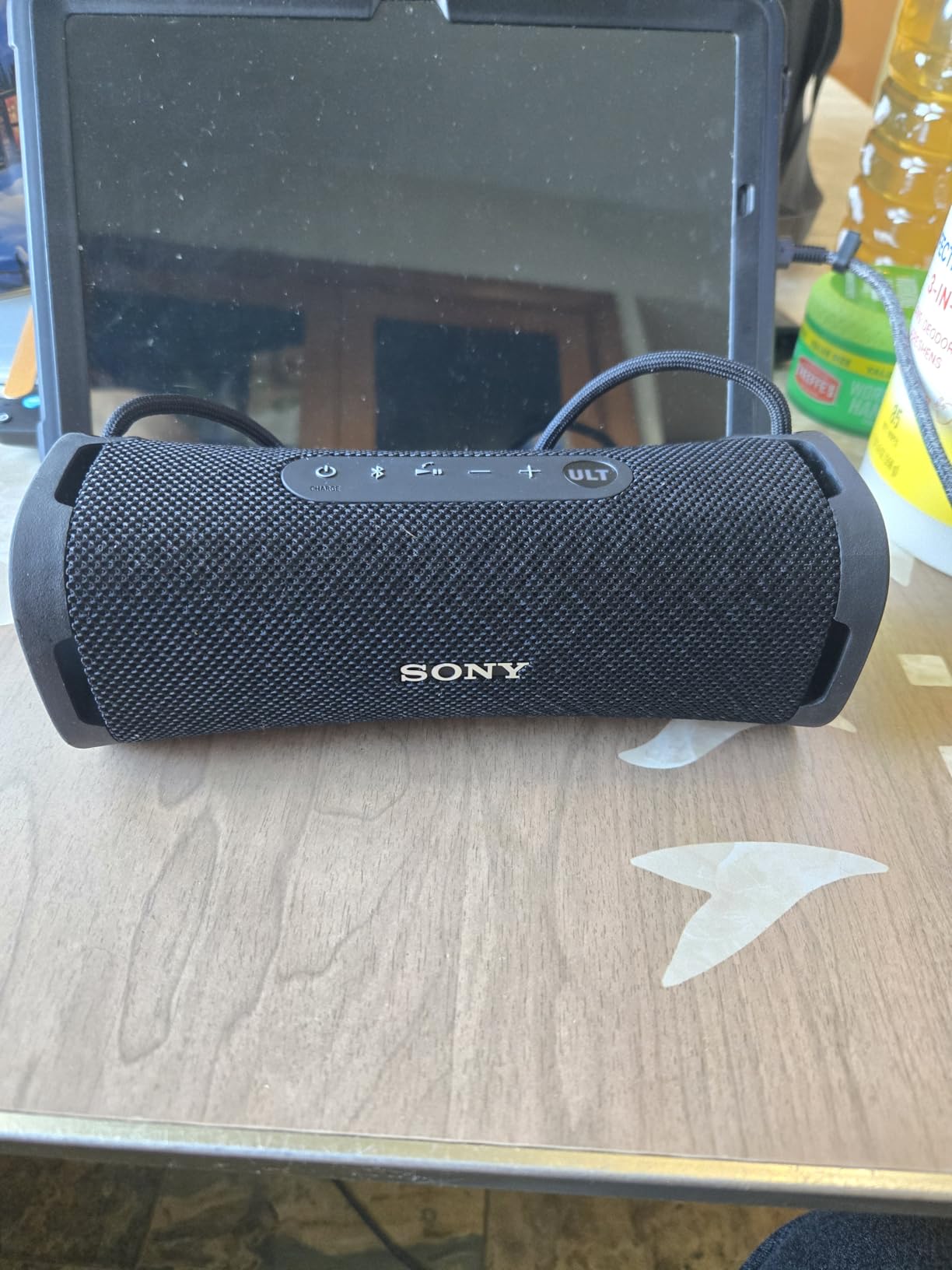 Sony ULT Field 1 Waterproof Portable Bluetooth Speaker, Enhanced Bass, 12h Battery, IP67 Rated Dustproof Shockproof Rustproof, Detachable Strap (SRSULT10B), Black - Customer Photo 4