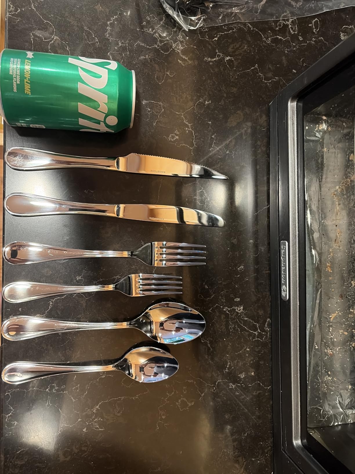 KINGSTONE 60 Piece Teardrop Silverware Set for 12, 18/10 Stainless Steel Flatware Set, Modern Design Cutlery Set for Home/Hotel/Wedding,Mirror Polished and Dishwasher Safe Customer Review KINGSTONE 60 Piece Teardrop Silverware Set for 12, 18/10 Stainless Steel Flatware Set, Modern Design Cutlery Set for Home/Hotel/Wedding,Mirror Polished and Dishwasher Safe - Customer Photo 3