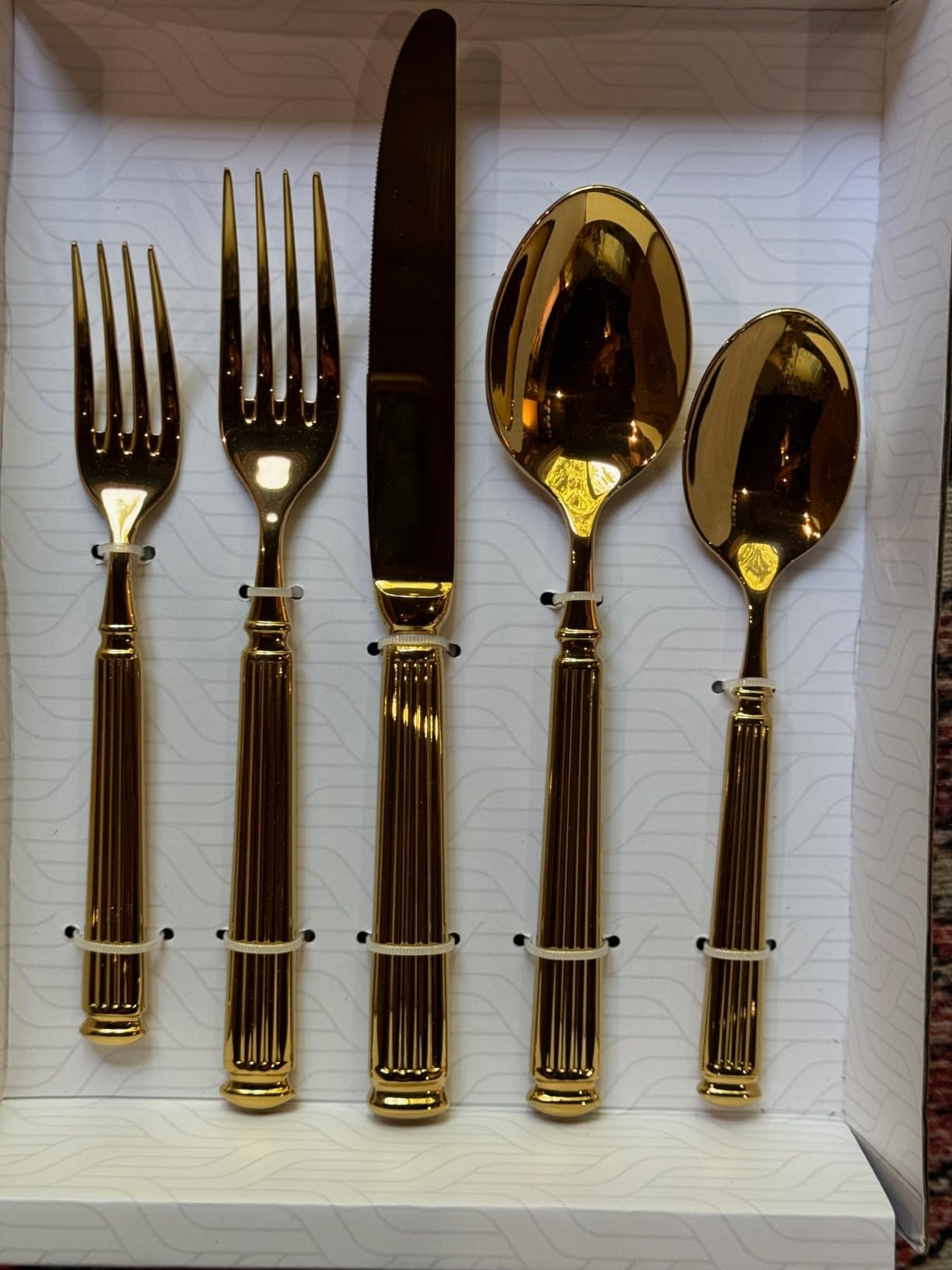 40-Piece Heavy Duty Silverware Set for 8, 18/10 Stainless Steel Forged Flatware Set, Extra Thick Heavy Weight, Ideal for Gift Customer Review 40-Piece Heavy Duty Silverware Set for 8, 18/10 Stainless Steel Forged Flatware Set, Extra Thick Heavy Weight, Ideal for Gift - Customer Photo 1