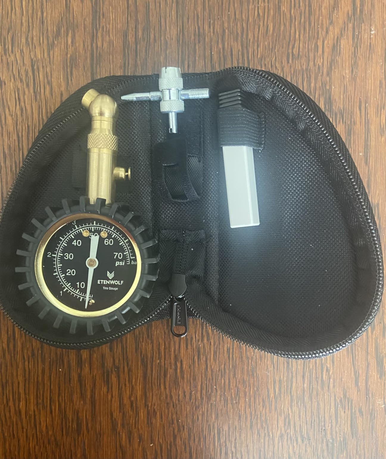 ETENWOLF Tire Pressure Gauge for Cars 0-75 PSI with Large Glow Dial, Calibrated to ANSI B40.1 Grade A Customer Review ETENWOLF Tire Pressure Gauge for Cars 0-75 PSI with Large Glow Dial, Calibrated to ANSI B40.1 Grade A - Customer Photo 1