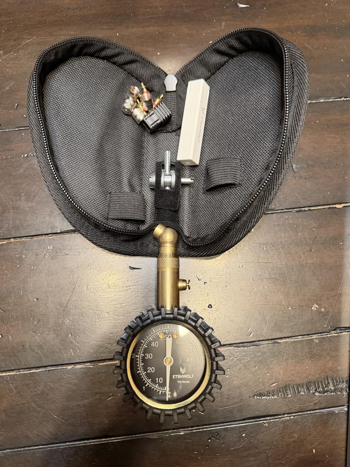 ETENWOLF Tire Pressure Gauge for Cars 0-75 PSI with Large Glow Dial, Calibrated to ANSI B40.1 Grade A Customer Review ETENWOLF Tire Pressure Gauge for Cars 0-75 PSI with Large Glow Dial, Calibrated to ANSI B40.1 Grade A - Customer Photo 2