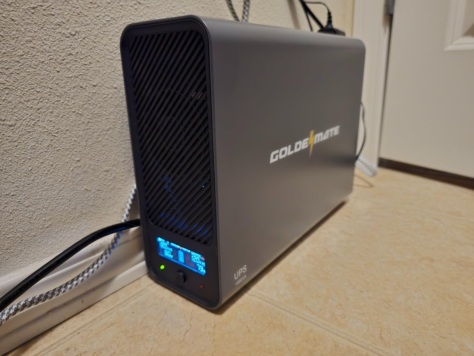 GOLDENMATE 1000VA/800W Lithium UPS Battery Backup and Surge Protector, Backup Battery Power Supply with LiFePO4 Batteries(230.4 Wh), Sinewave UPS System, 10 Years Lifespan, 8 Outlets, LCD Display customer photo 2
