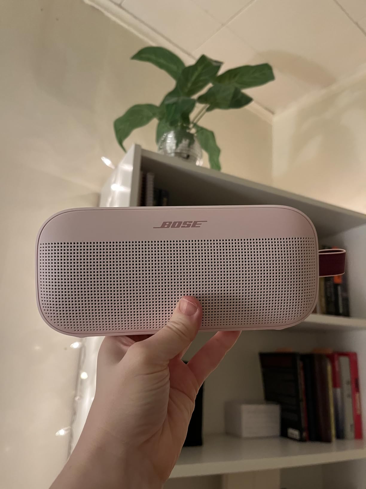 Bose SoundLink Flex Bluetooth Speaker (2nd Gen) - Portable Outdoor Speaker with Hi-Fi Audio, Waterproof and Dustproof, USB-C, Up to 12 Hours Battery Life customer photo 1