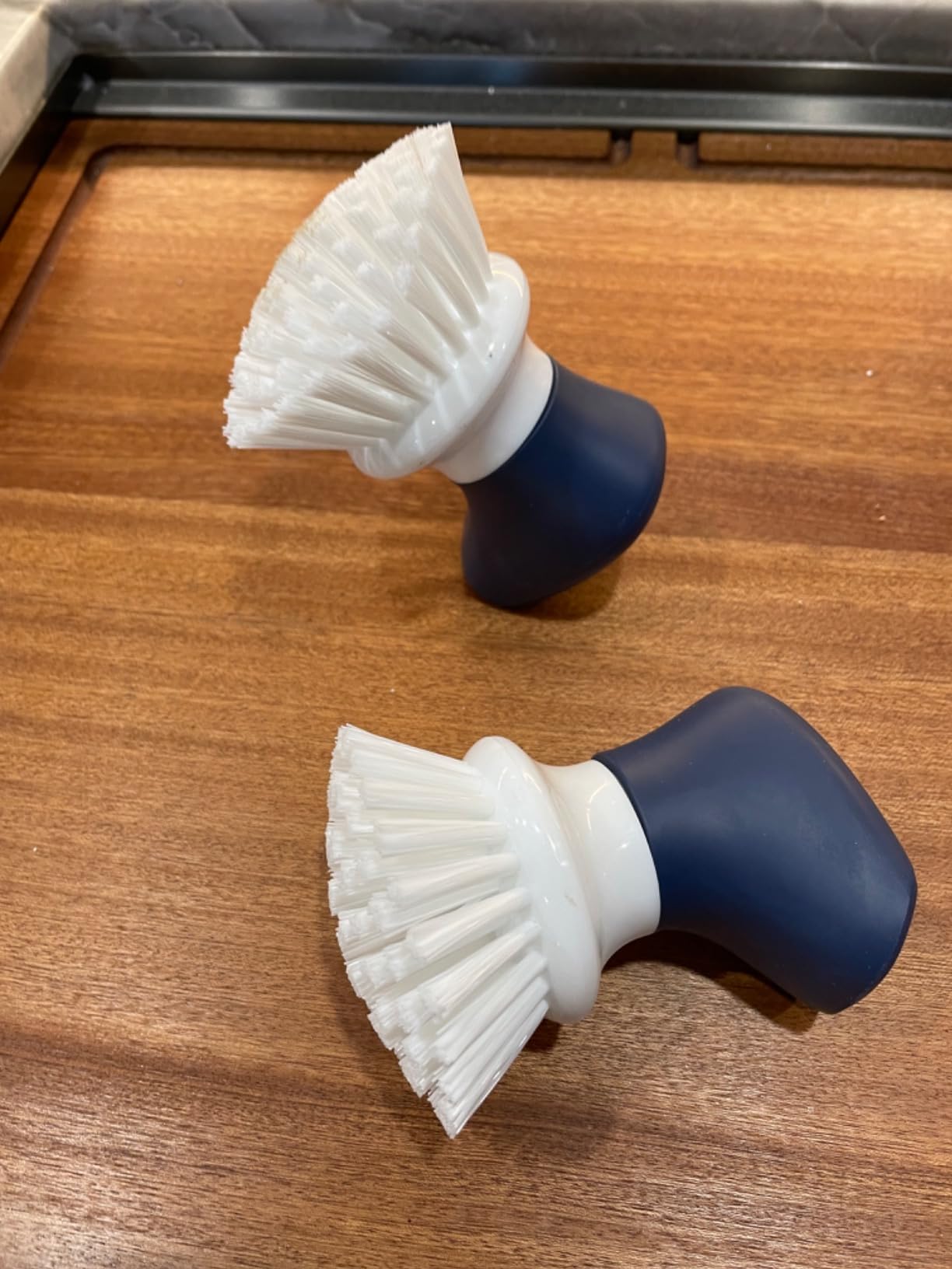 ROSEOK Dish Scrub Brush, Self-Standing Palm Brush with Ergonomic Grip for Cleaning Dishes, Non-Stick Pans and Sinks, Navy Blue, 2 Pack Customer Review ROSEOK Dish Scrub Brush, Self-Standing Palm Brush with Ergonomic Grip for Cleaning Dishes, Non-Stick Pans and Sinks, Navy Blue, 2 Pack - Customer Photo 1