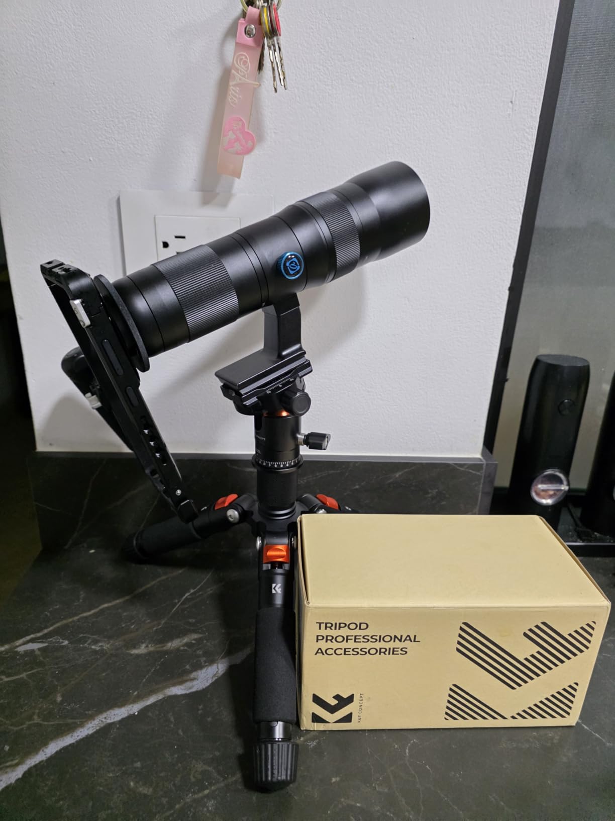 K&F CONCEPT Mini Desktop Tripod, 20.5''/ 52cm Compact Desk Tripod with 360 Degree Ball Head, 1/4 inch Quick Release Plate for Camera Video Camcorder, Load up to 13.22 lbs/6 KG Customer Review K&F CONCEPT Mini Desktop Tripod, 20.5''/ 52cm Compact Desk Tripod with 360 Degree Ball Head, 1/4 inch Quick Release Plate for Camera Video Camcorder, Load up to 13.22 lbs/6 KG - Customer Photo 2