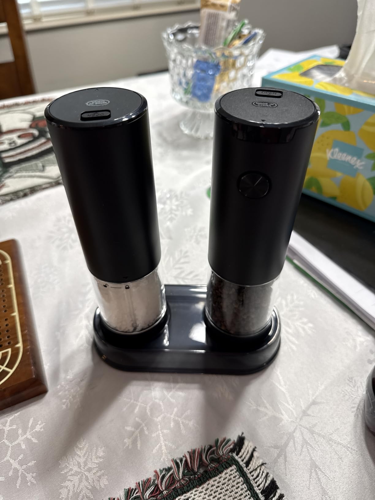 Electric Salt and Pepper Grinder Set Automatic Battery Pepper Mill Shakers Adjustable Coarseness Upgraded Larger Capacity with Led Home and Kitchen Appliances Birthday Gifts for Women Mom - Customer Photo 1