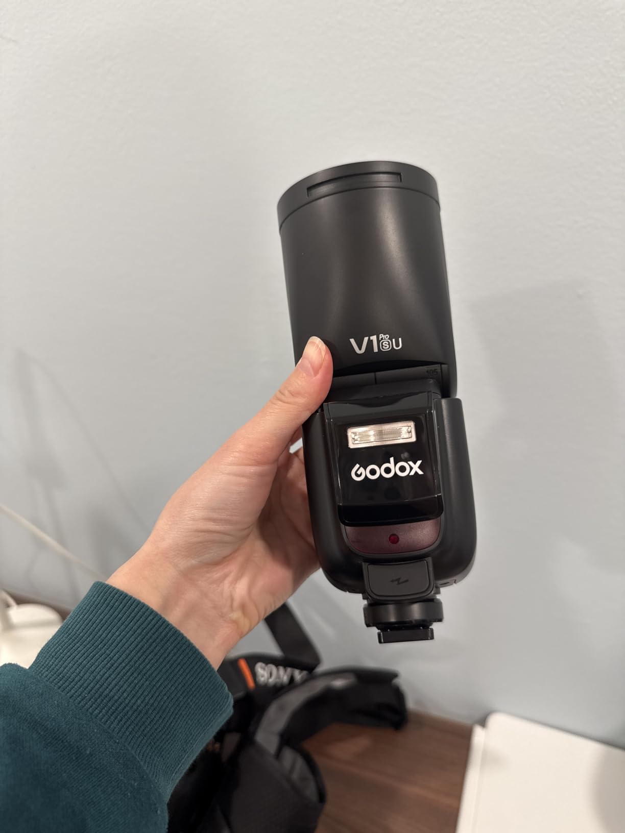 Godox V1Pro-C USA Version Flash for Canon, V1Pro-CU Camera Flash Speedlite with Detachable Sub Flash, USB-C Charge Battery, LED Modeling Light, 2.4G X Wireless 1/8000s HSS TTL Flash Speedlight Customer Review Godox V1Pro-C USA Version Flash for Canon, V1Pro-CU Camera Flash Speedlite with Detachable Sub Flash, USB-C Charge Battery, LED Modeling Light, 2.4G X Wireless 1/8000s HSS TTL Flash Speedlight - Customer Photo 1
