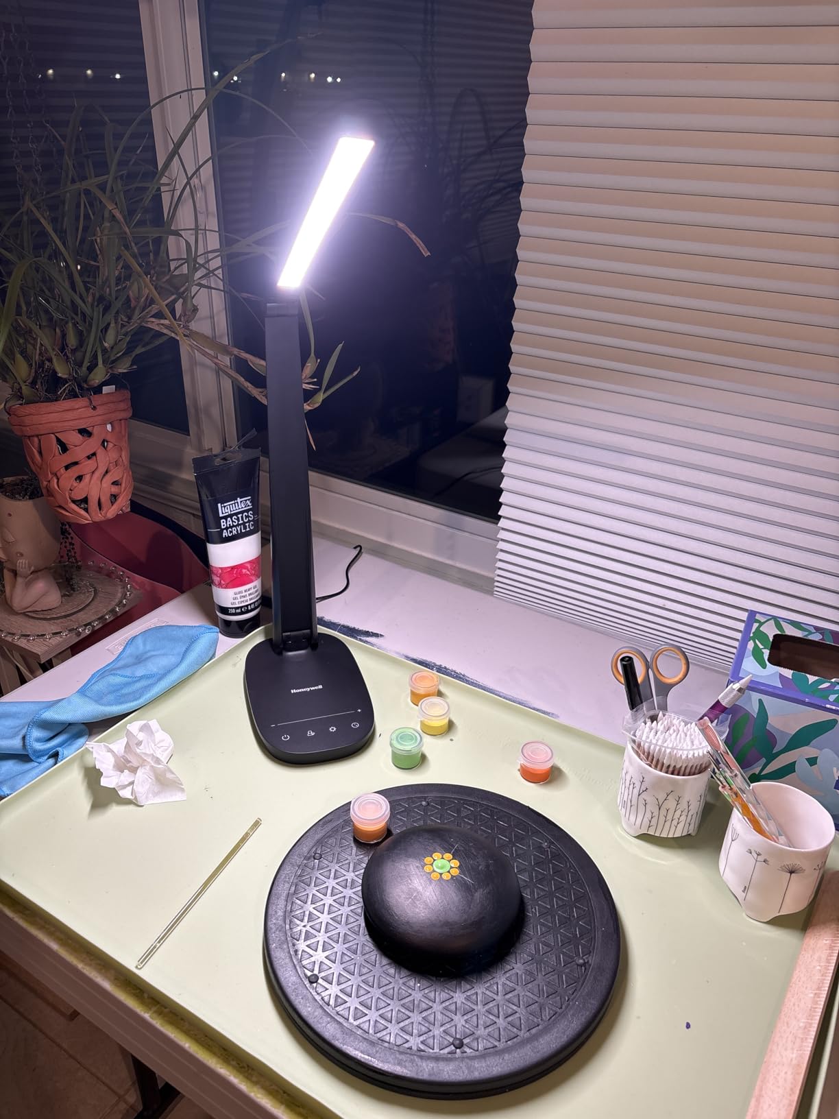 Honeywell LED Desk Lamp for Home Office, Eye-Caring Light with 4 Color Modes & Touch Control, USB A+C Charging Ports, Adjustable Rotating Head with Timer for Reading, Bedroom & Small Desks - Customer Photo 1