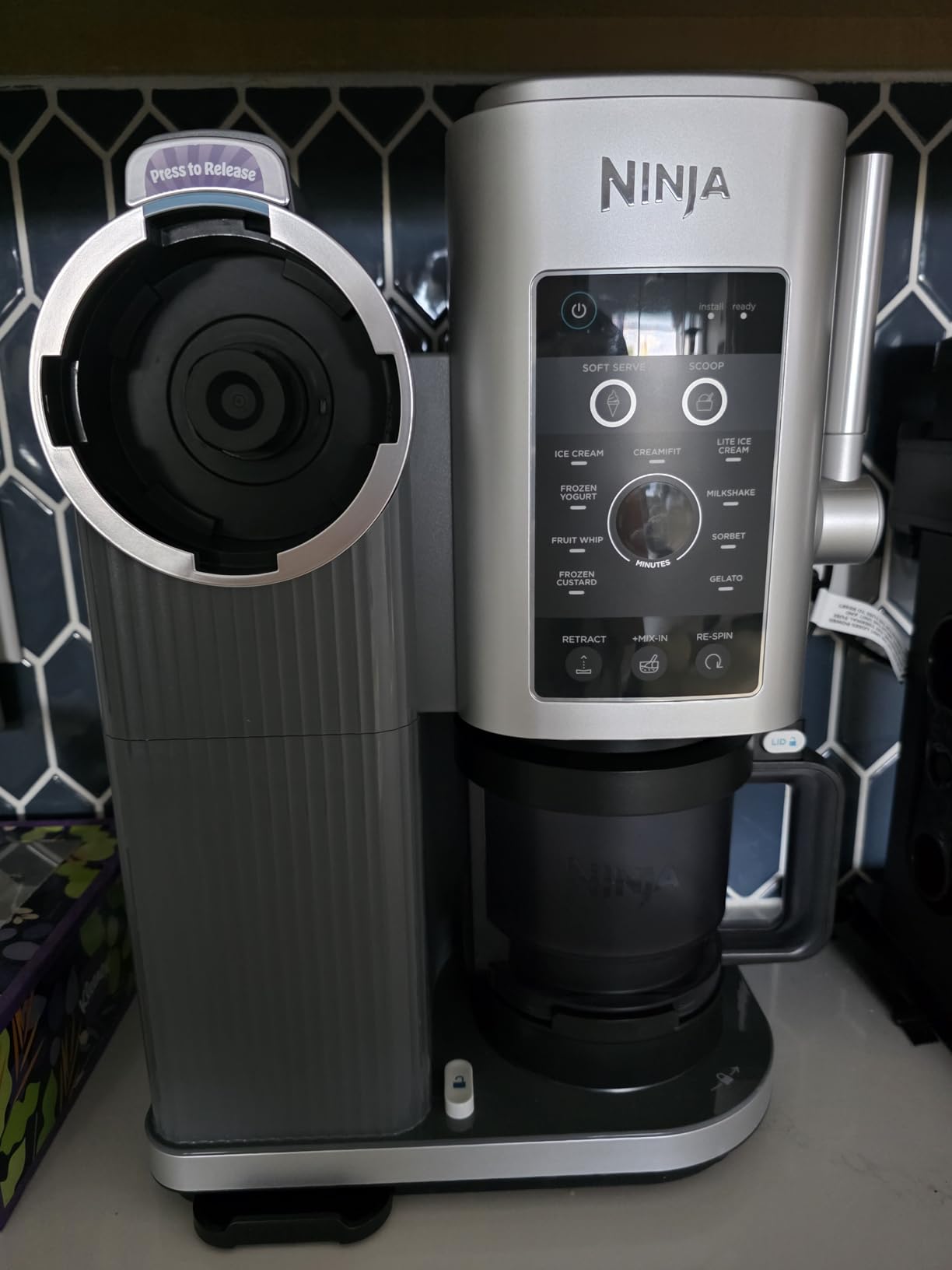 Ninja CREAMi Scoop & Swirl Ice Cream Maker, Soft Serve Desserts, Sorbet, Milkshakes, Frozen Yogurt and More, 13-in-1 Programs, Includes Handle and Two 16 oz 2-in-1 Pints, NC701 - Customer Photo 4