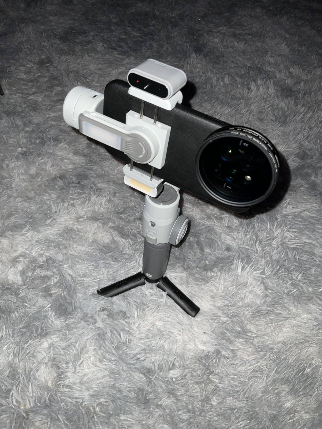 ZHIYUN CINEPEER Smooth 5E Combo Gimbal Stabilizer for iPhone, Android | Built-in Fill Light, Tripod, 3-Axis 300g Payload Phone Gimbal, Gesture Control, Vlogging Stabilizer for YouTube, TikTok customer photo 2