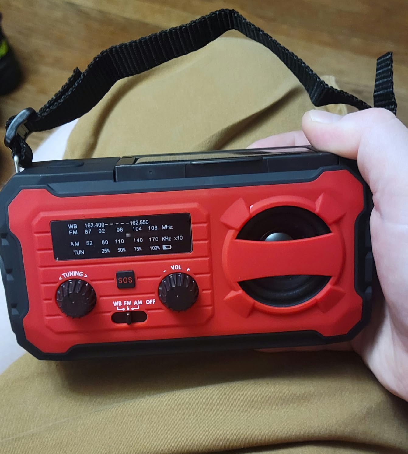 10000mAh Emergency Radio, NOAA Weather Radio with AM/FM, 37000mWh Rechargeable Phone Power, USB/Solar/Hand Crank Charging, LED Flashlight, SOS Alarm, Reading Lamp for Indoor/Outdoor Emergencies - Customer Photo 4