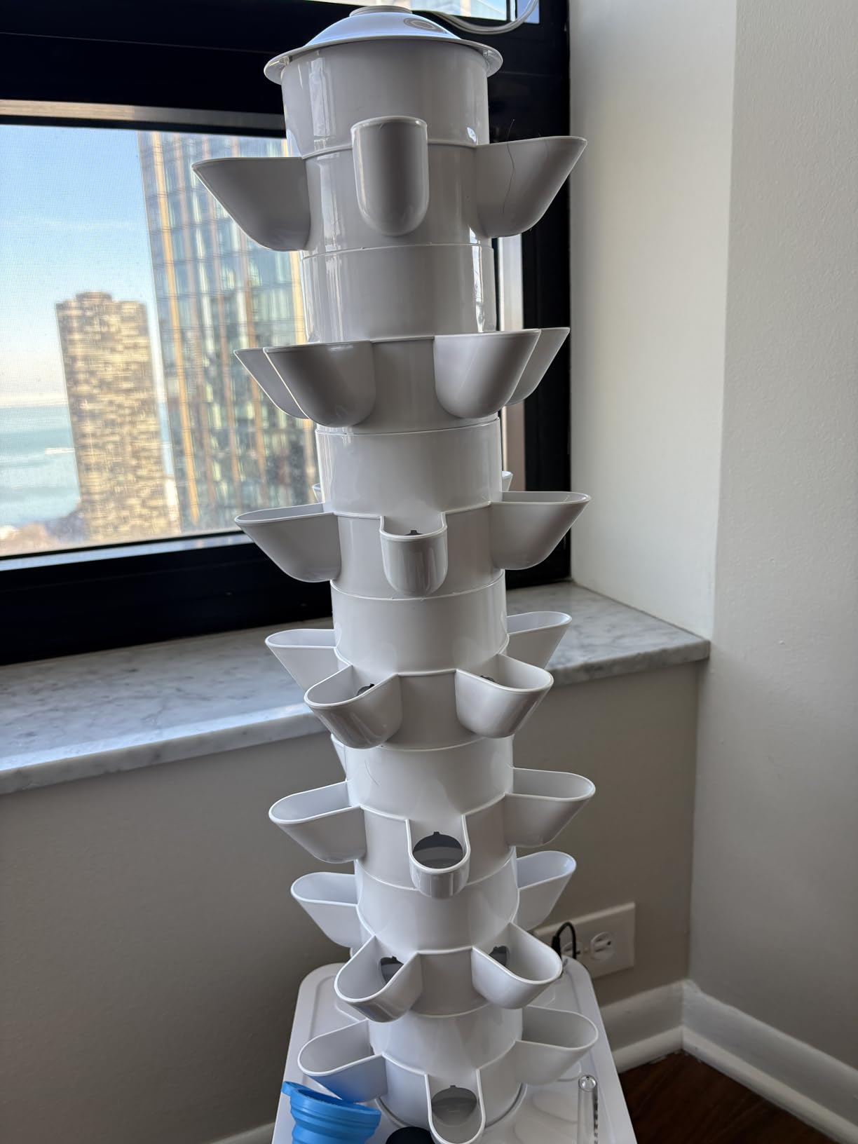 JPWDDWYT Hydroponics Tower Indoor Growing System Vertical Garden Planter Indoor Smart Garden Kit with Pump and Movable Water Tank Vegetable Plant Gift for Gardening Lover (35-Plants) - Customer Photo 2