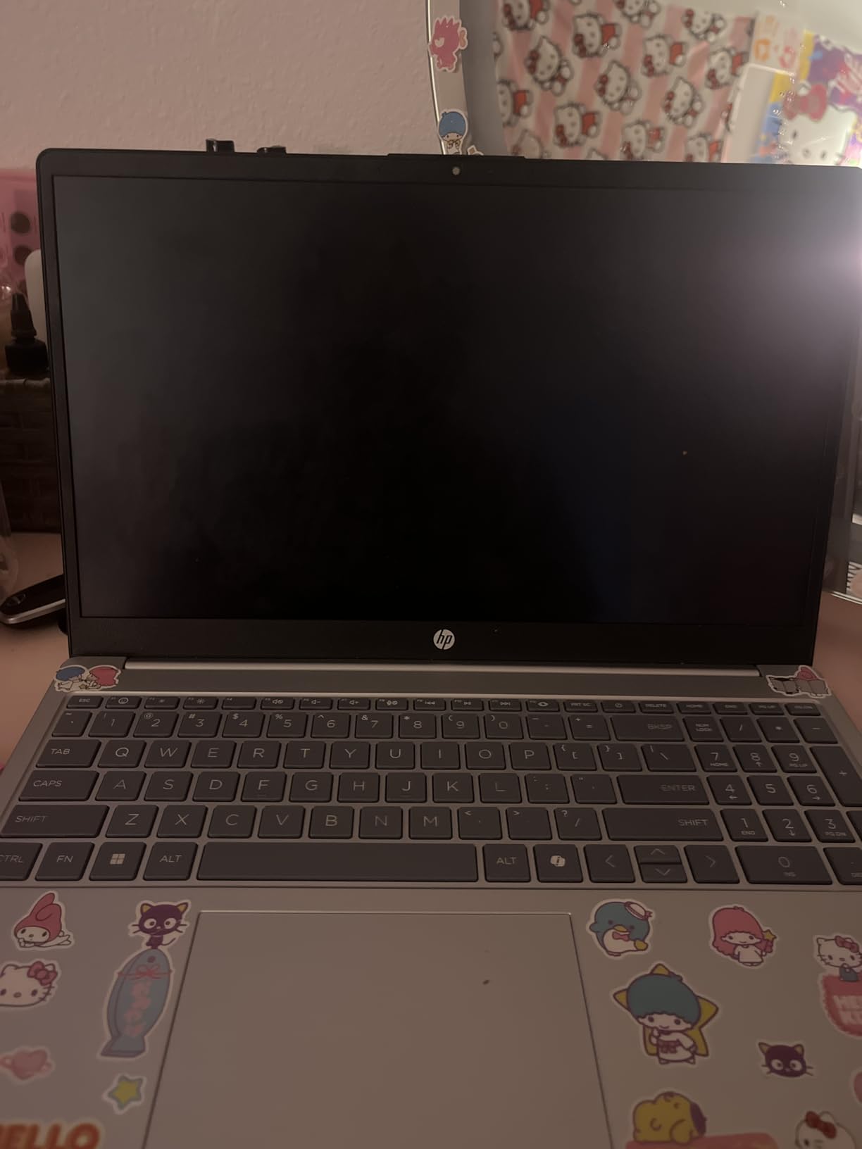 HP 15.6 inch Laptop, HD Touchscreen Display, AMD Ryzen 3 7320U, 8 GB RAM, 128 GB SSD, AMD Radeon Graphics, Windows 11 Home in S Mode, Natural Silver customer photo 2