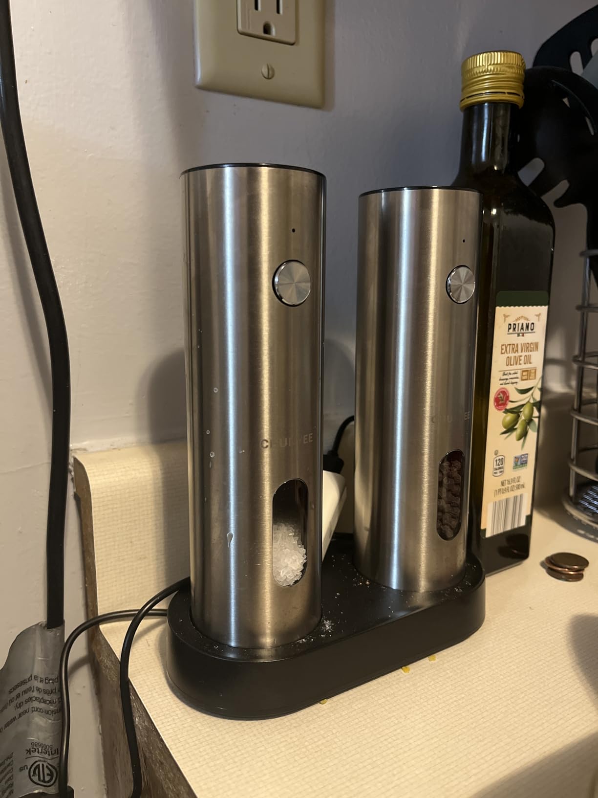 Electric Salt and Pepper Grinder Set with Rechargeable Base - Upgraded Large Capacity, Refillable Pepper Mill Set with LED Light & Adjustable Coarseness - Customer Photo 1