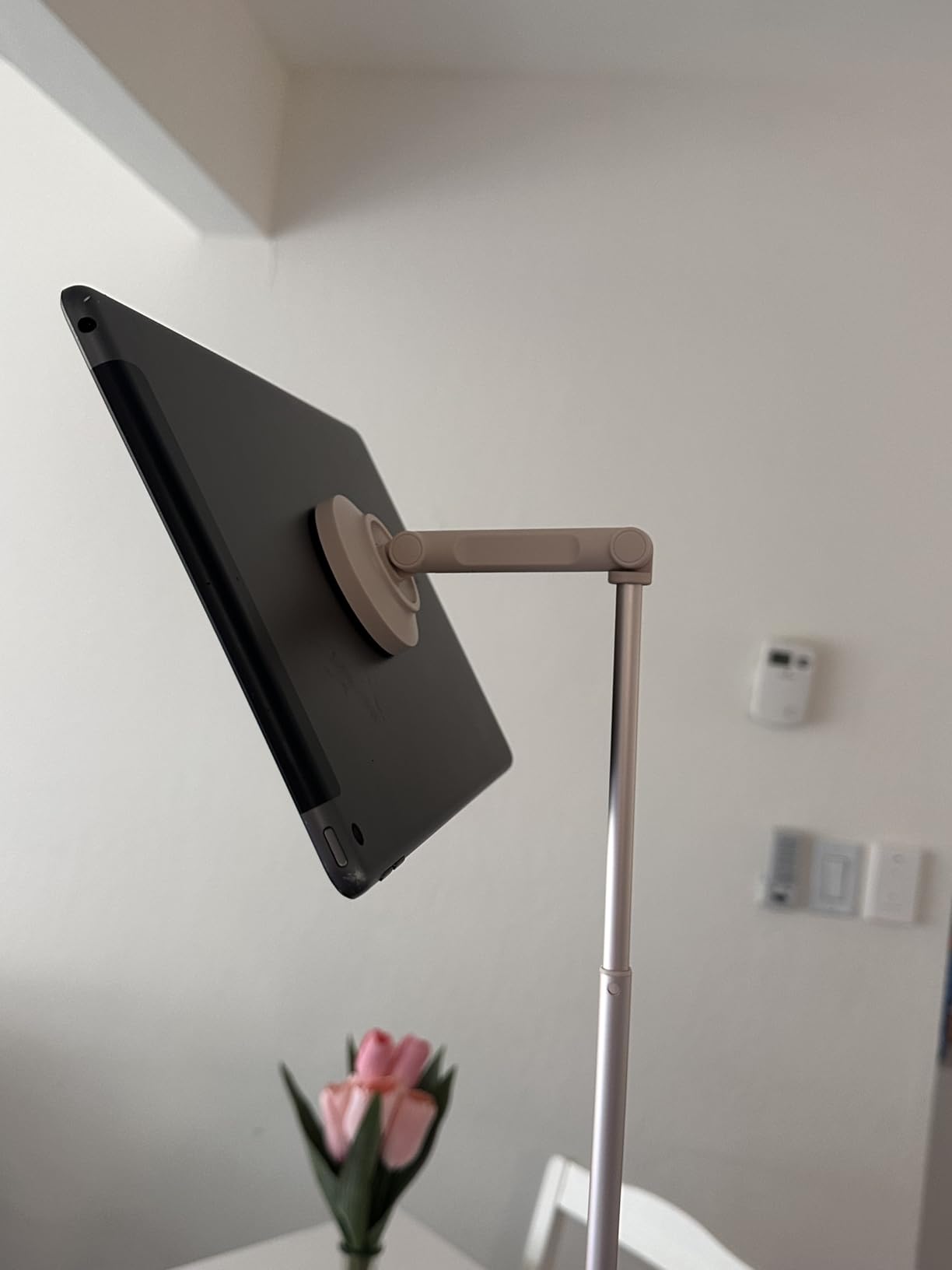 KraftGeek Magnetic Phone Tripod for iPhone MagSafe – 66'' Automatic Selfie Stick with Remote, Portable Tripod Stand for Video Recording, Travel, Vlogging (Black) Customer Review KraftGeek Magnetic Phone Tripod for iPhone MagSafe – 66'' Automatic Selfie Stick with Remote, Portable Tripod Stand for Video Recording, Travel, Vlogging (Black) - Customer Photo 2